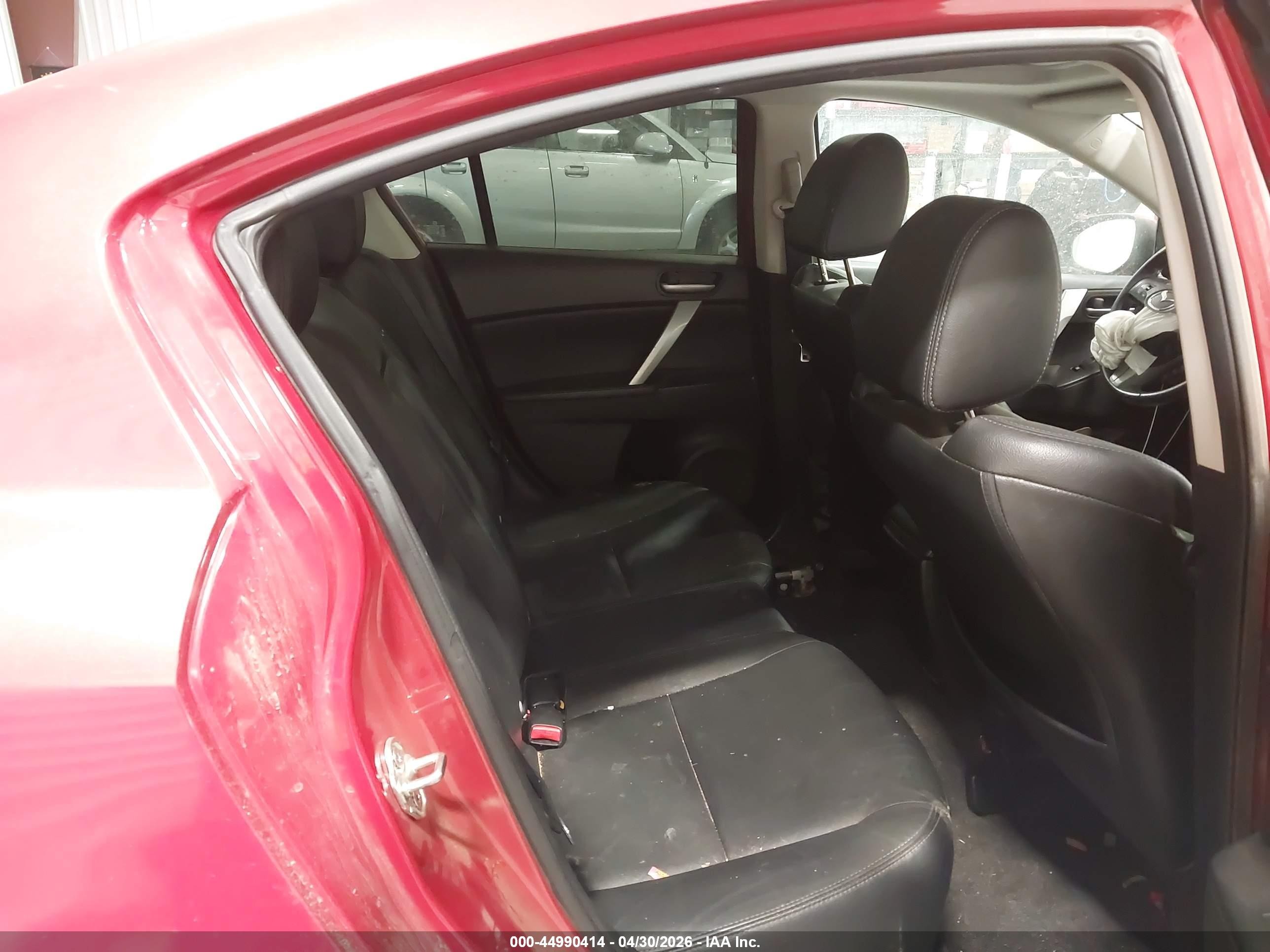 2011 Mazda Mazda3 S Grand Touring Red vin: JM1BL1W6XB1479459
