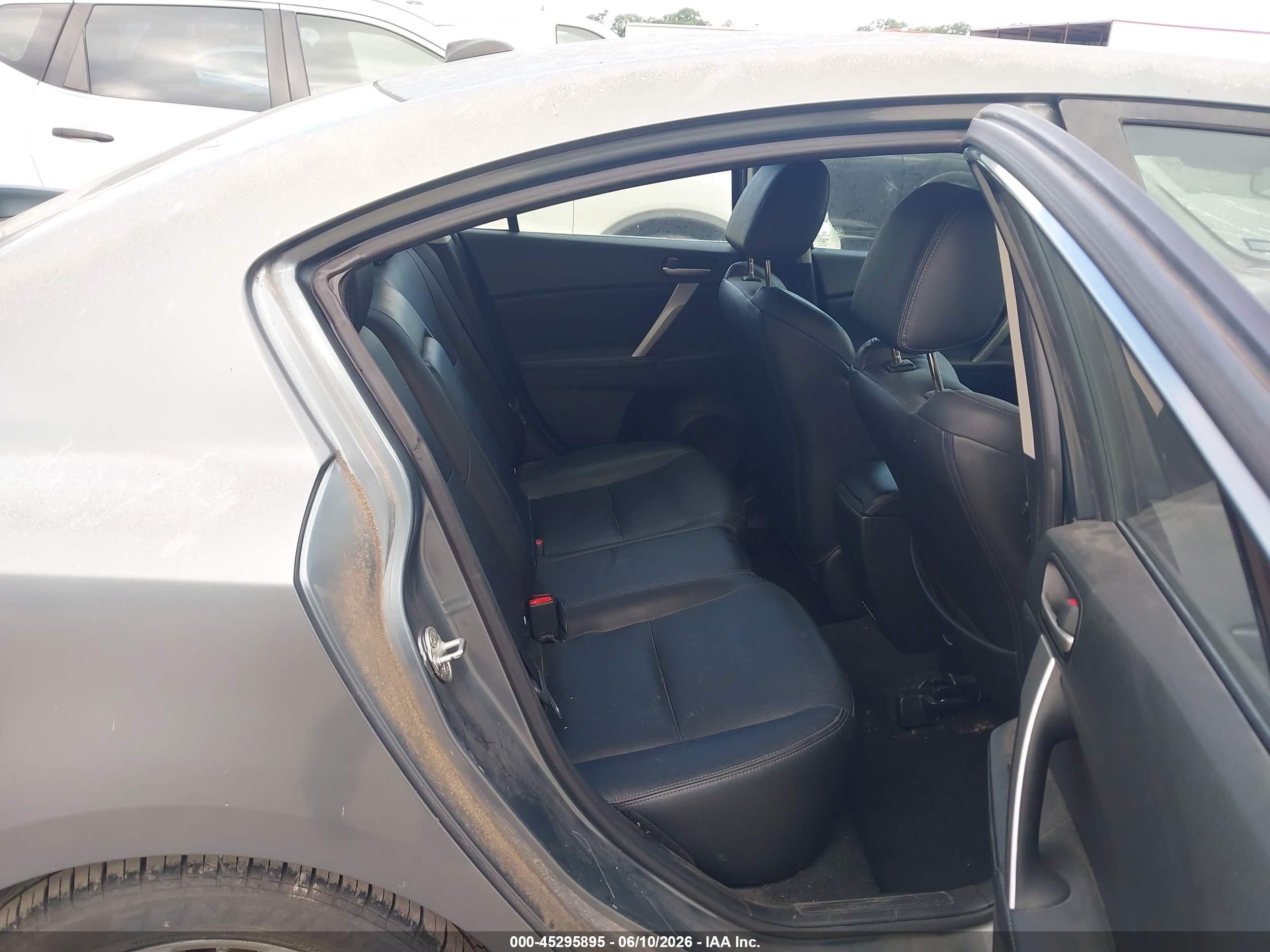 2012 Mazda Mazda3 I Grand Touring Gray vin: JM1BL1W71C1627475