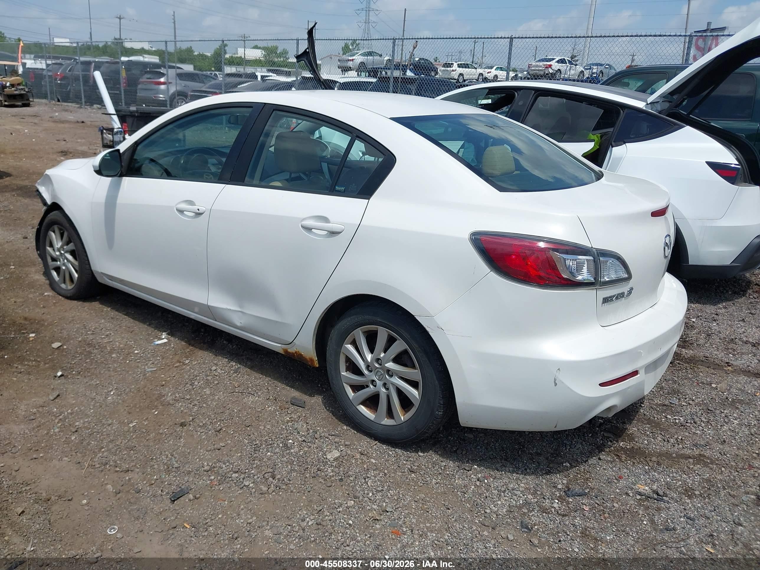 2012 Mazda Mazda3 I Grand Touring White vin: JM1BL1W75C1596263