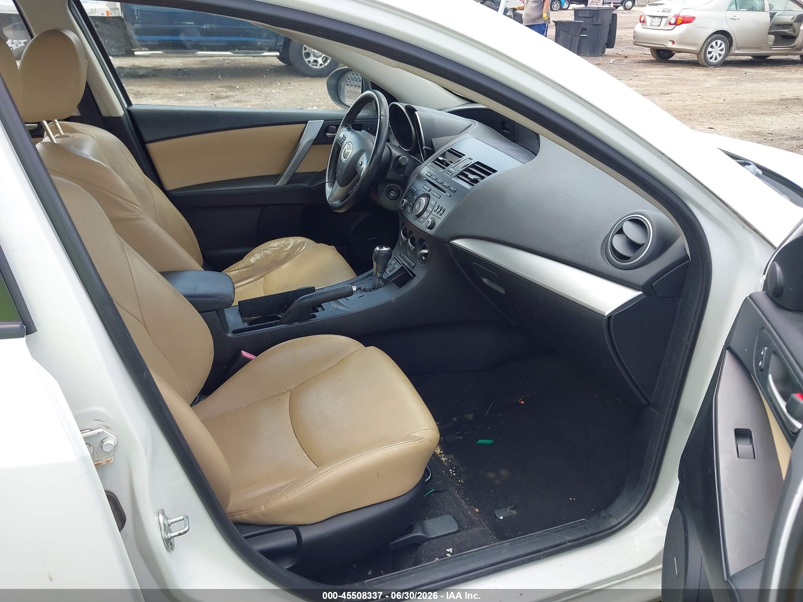 2012 Mazda Mazda3 I Grand Touring White vin: JM1BL1W75C1596263
