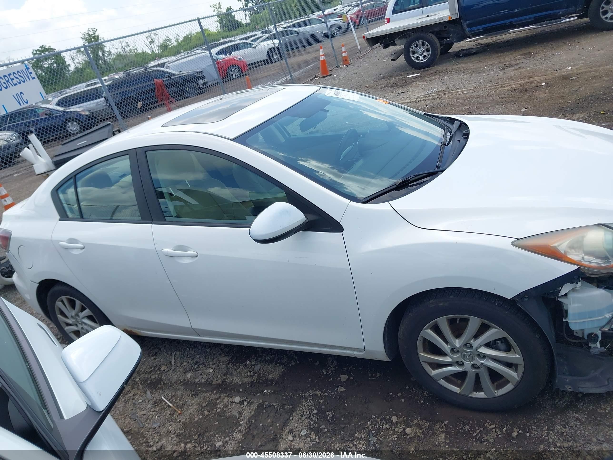 2012 Mazda Mazda3 I Grand Touring White vin: JM1BL1W75C1596263