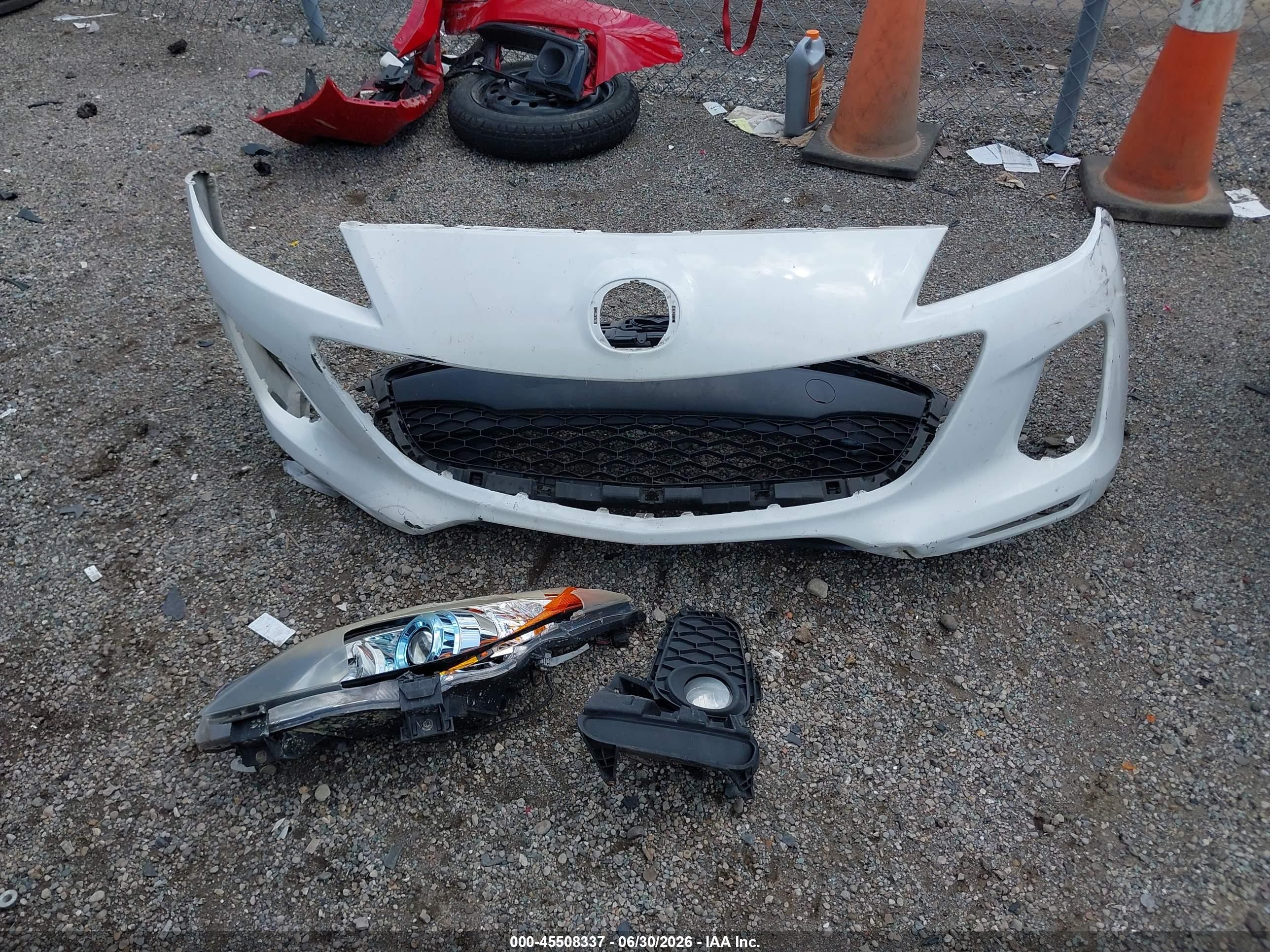 2012 Mazda Mazda3 I Grand Touring White vin: JM1BL1W75C1596263