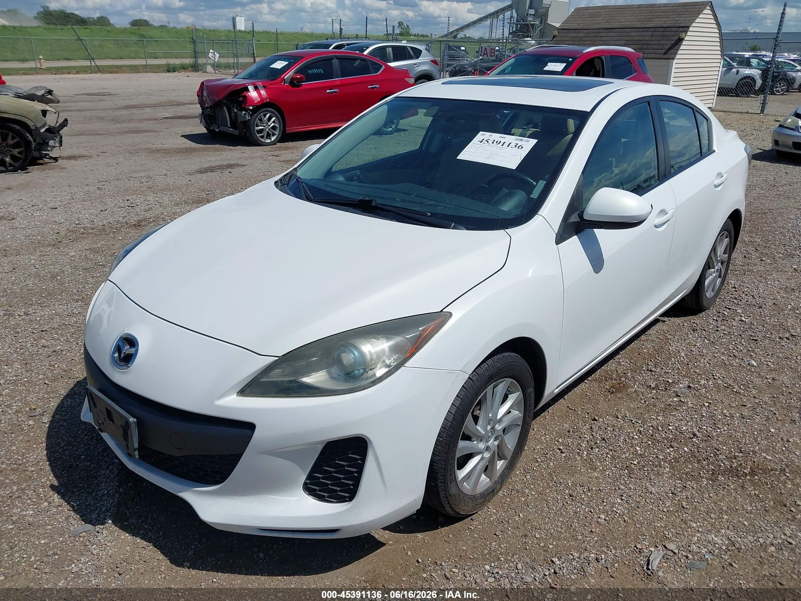 2012 Mazda Mazda3 I Grand Touring White vin: JM1BL1W79C1531335