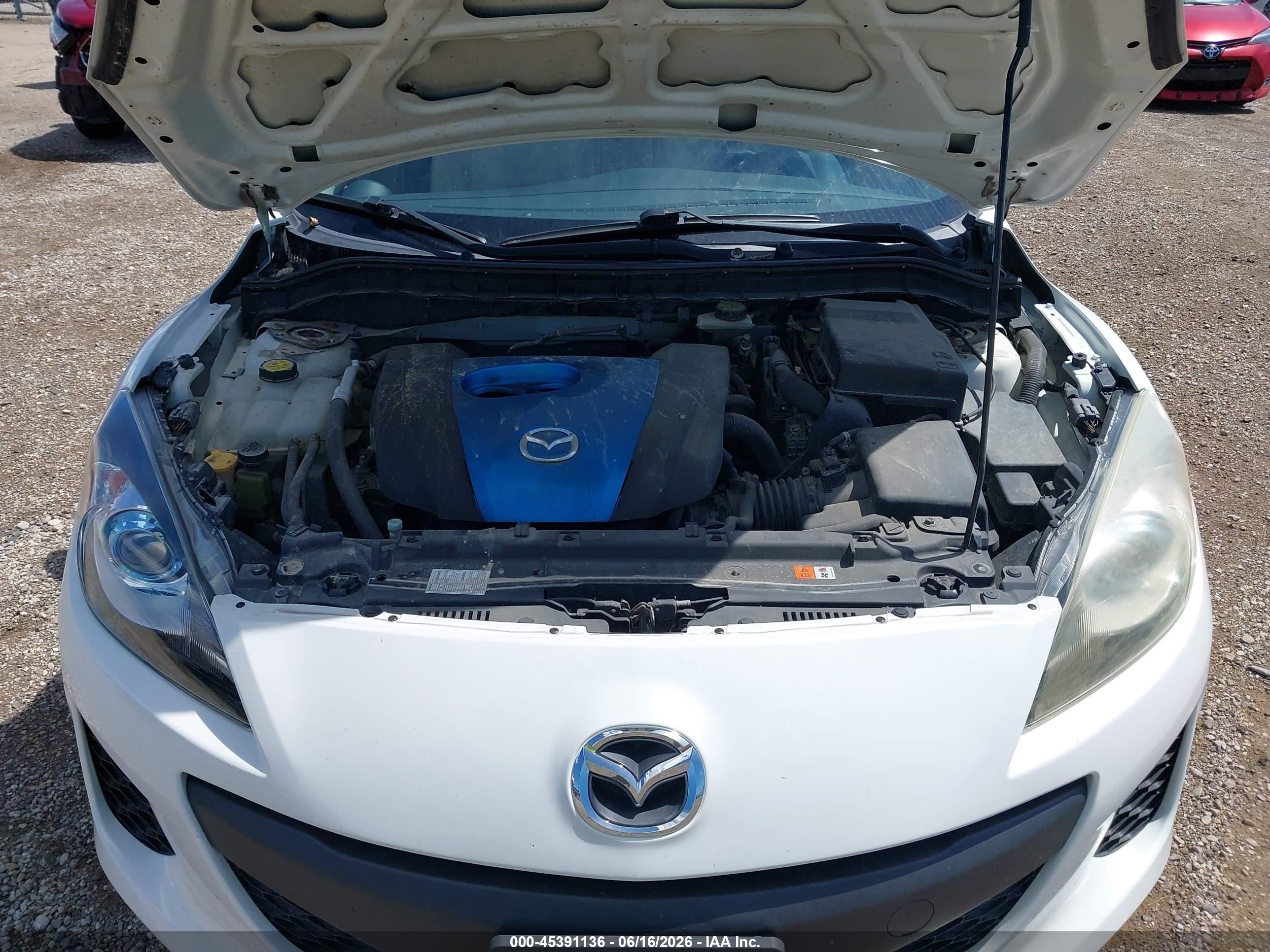 2012 Mazda Mazda3 I Grand Touring White vin: JM1BL1W79C1531335