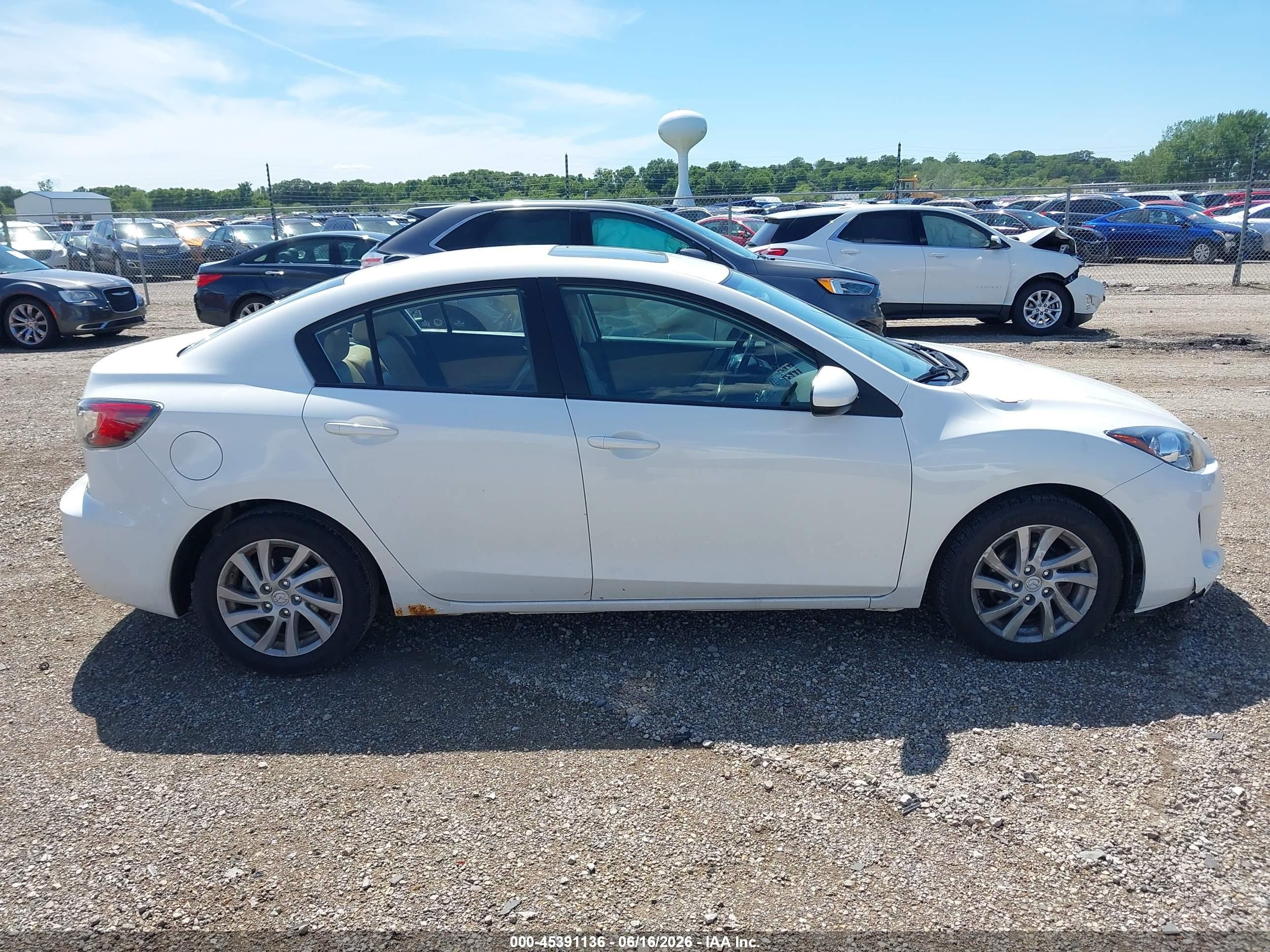 2012 Mazda Mazda3 I Grand Touring White vin: JM1BL1W79C1531335