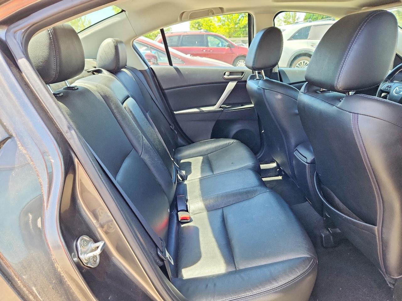 2012 Mazda 3 I Серый vin: JM1BL1W80C1560764