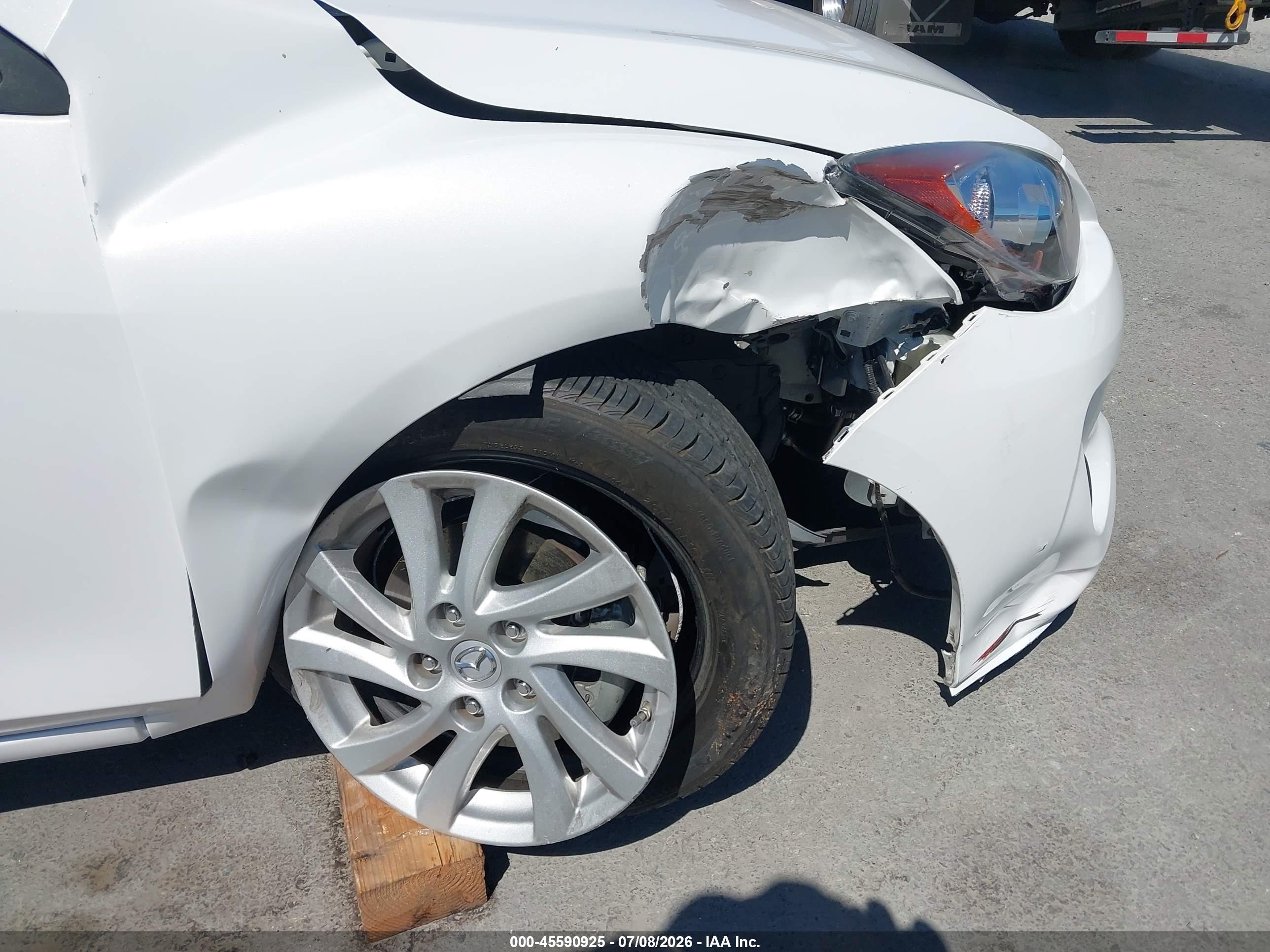 2012 Mazda Mazda3 I Grand Touring White vin: JM1BL1W85C1575454