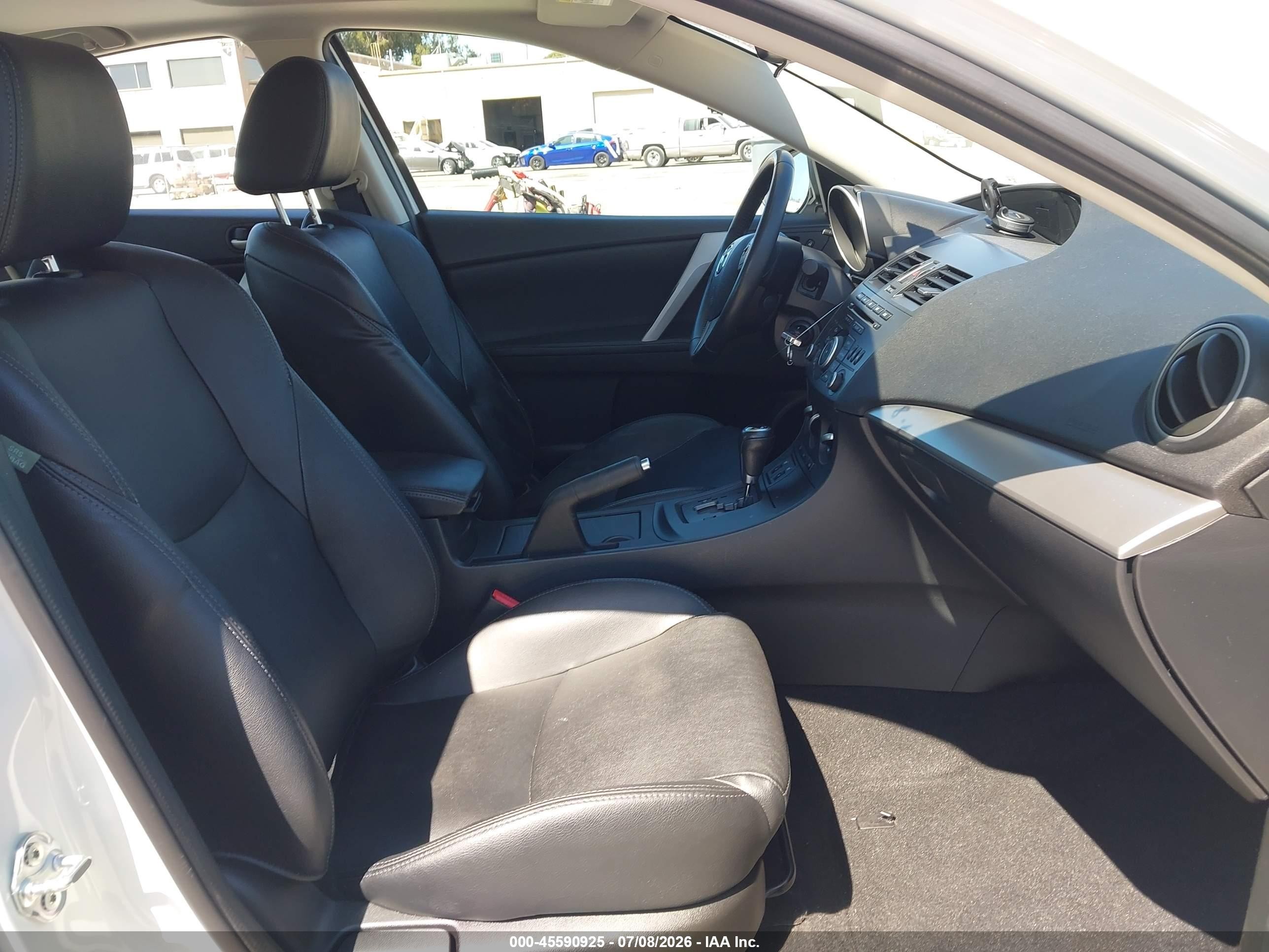 2012 Mazda Mazda3 I Grand Touring White vin: JM1BL1W85C1575454