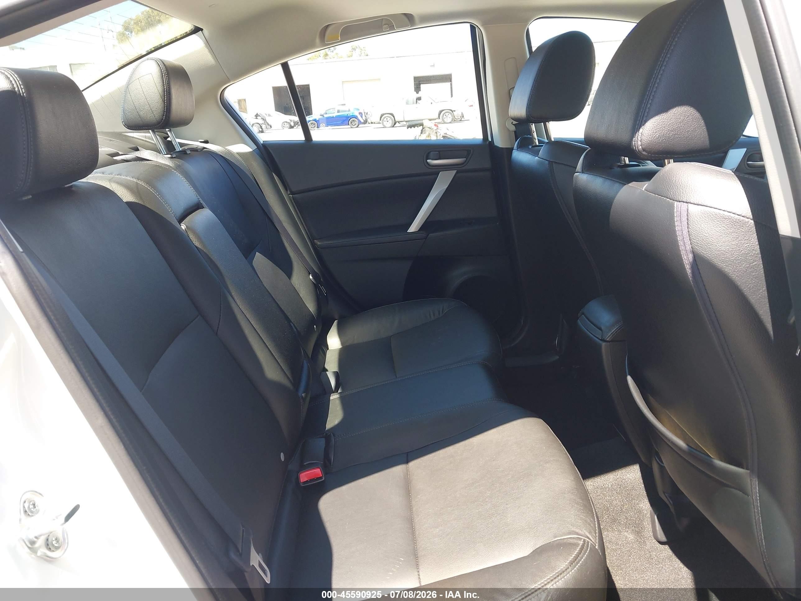 2012 Mazda Mazda3 I Grand Touring White vin: JM1BL1W85C1575454