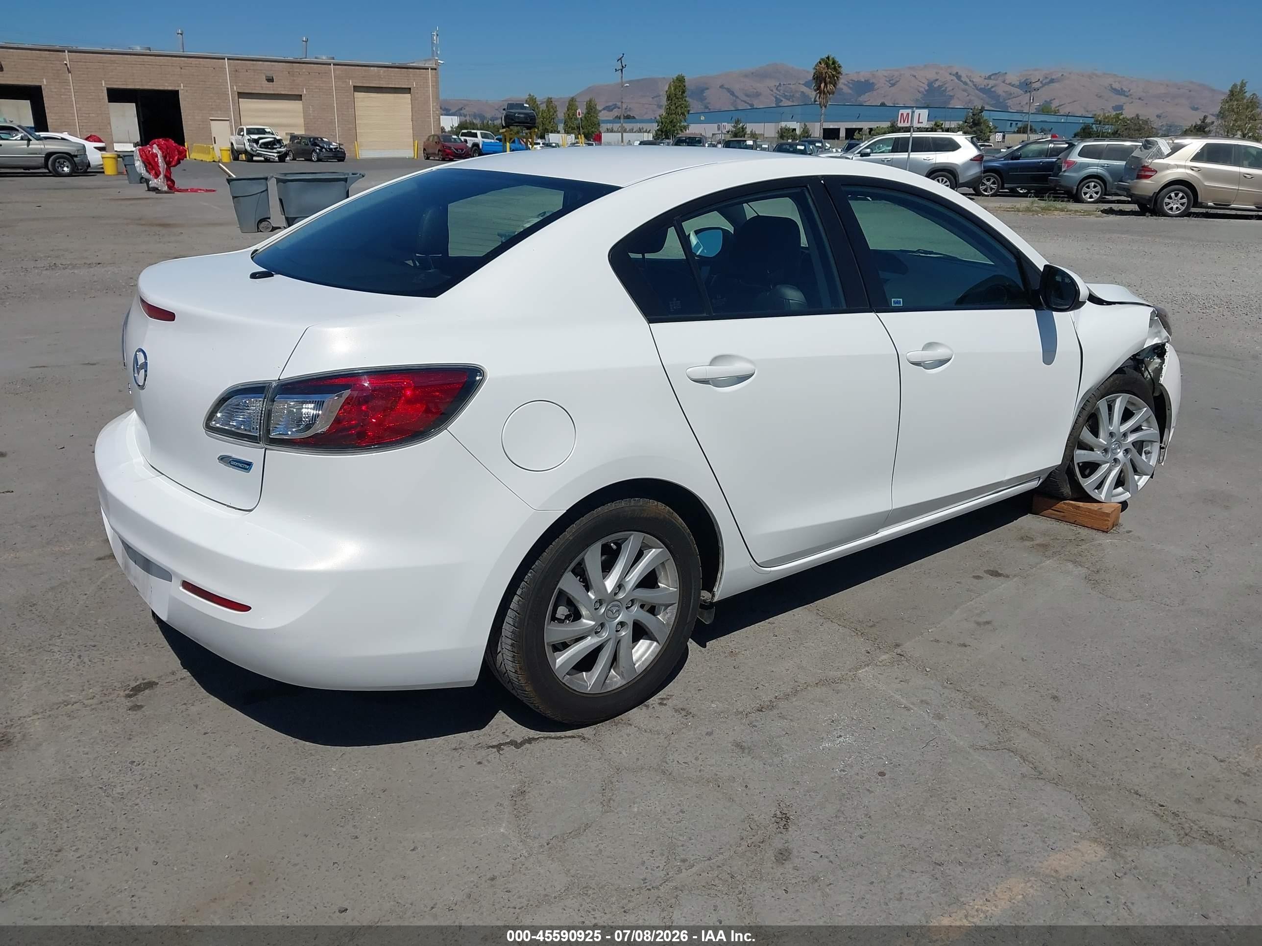 2012 Mazda Mazda3 I Grand Touring White vin: JM1BL1W85C1575454