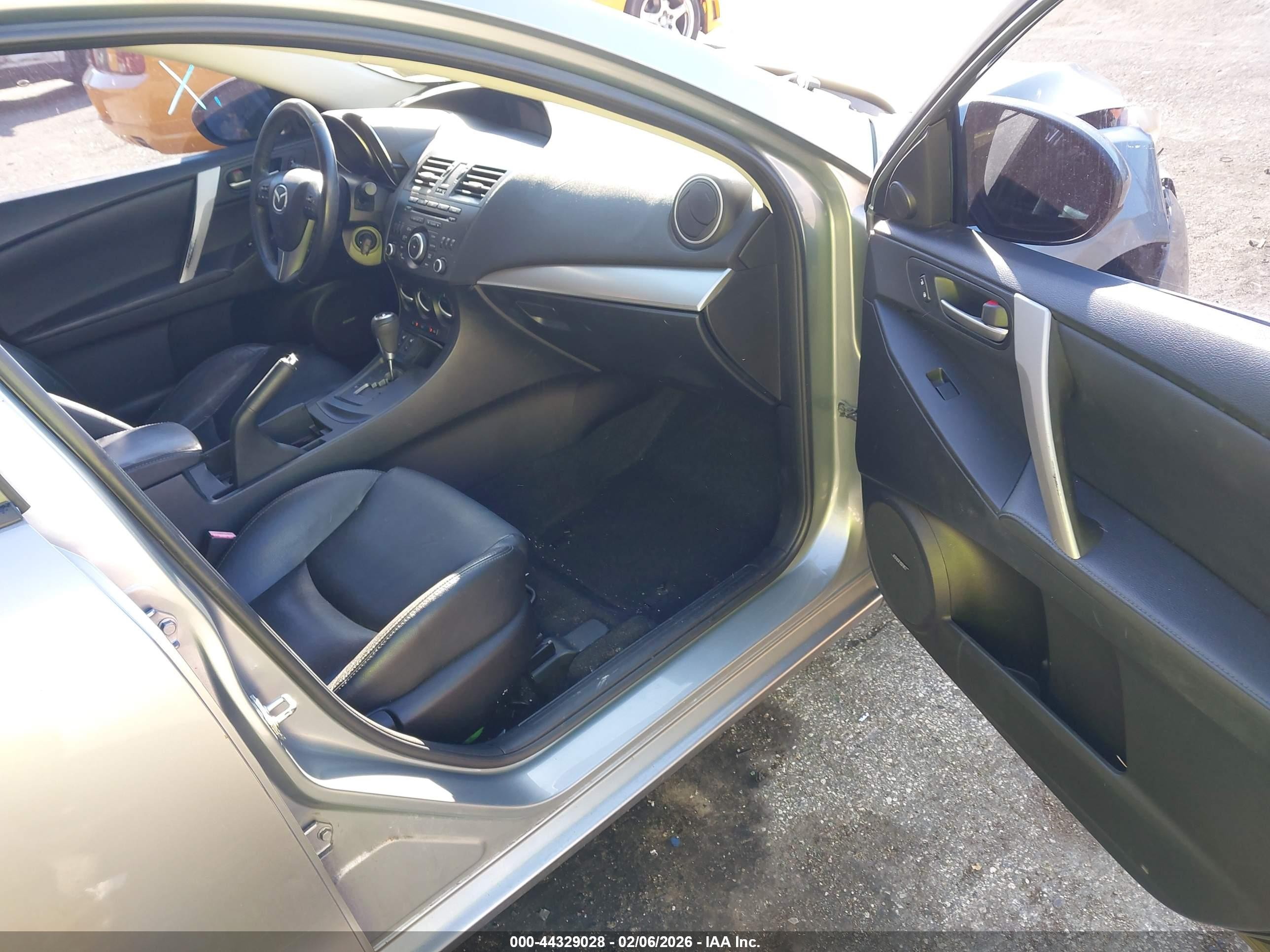 2012 Mazda Mazda3 I Grand Touring Gray vin: JM1BL1W86C1522648