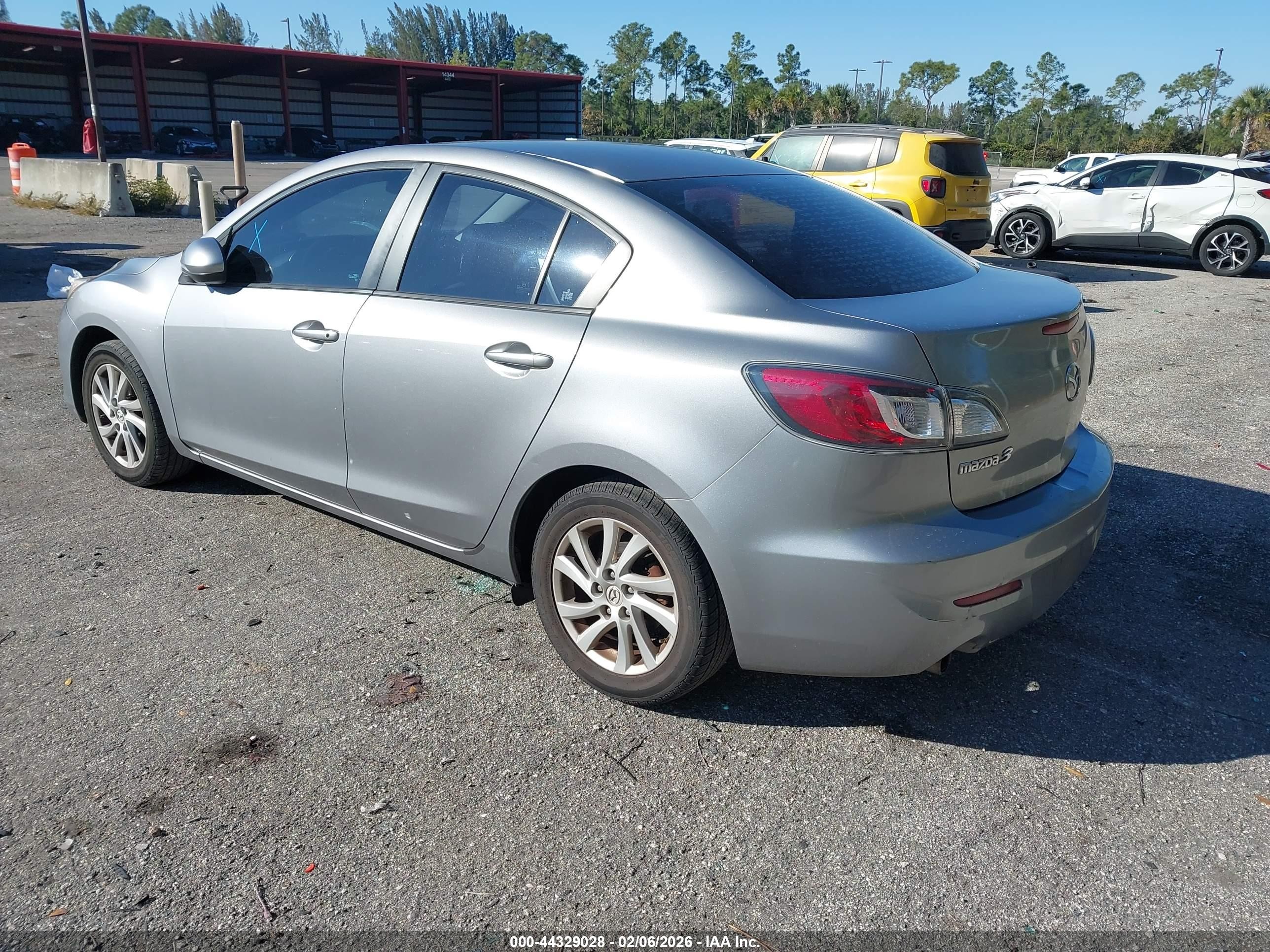 2012 Mazda Mazda3 I Grand Touring Gray vin: JM1BL1W86C1522648