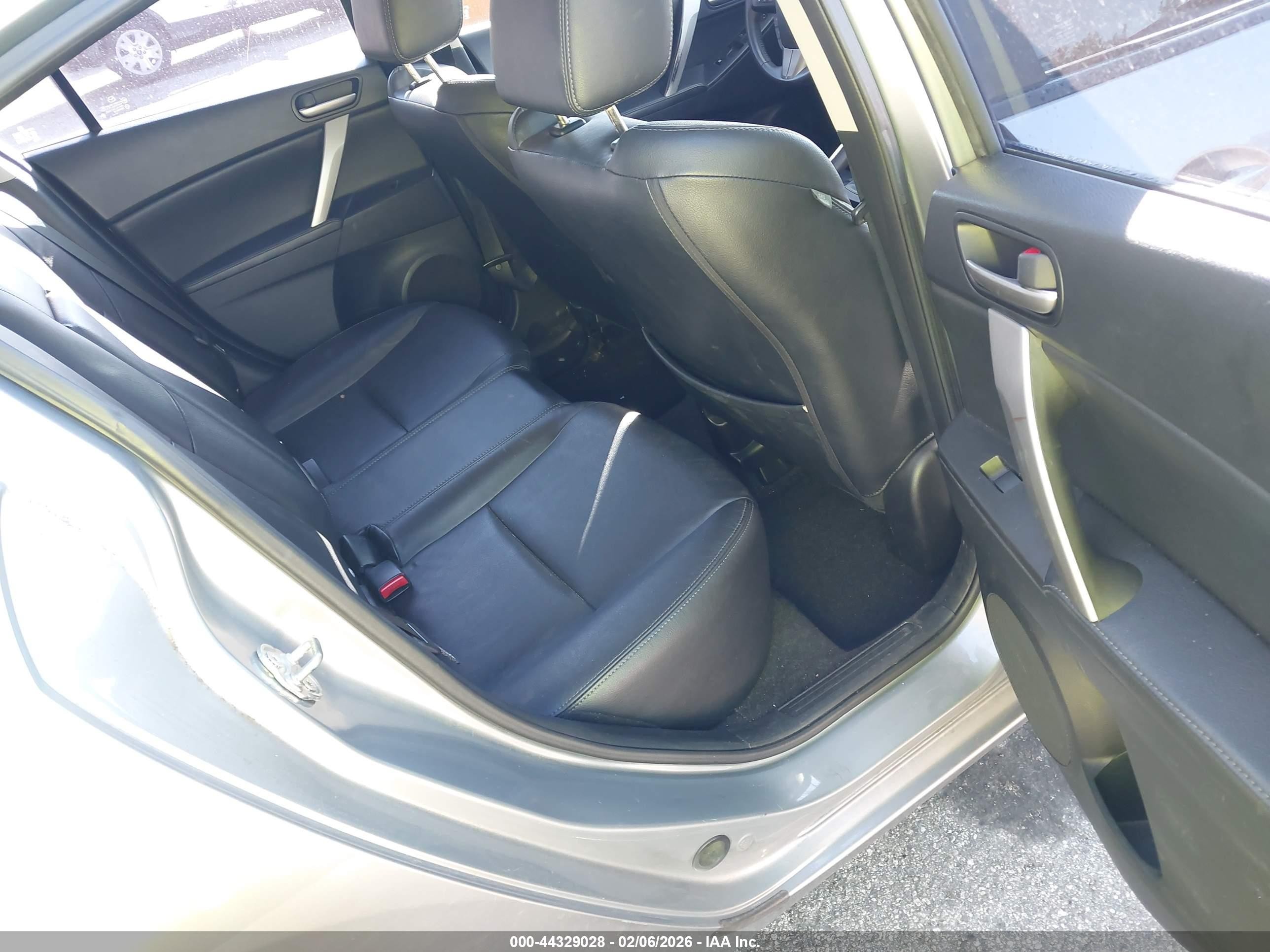 2012 Mazda Mazda3 I Grand Touring Gray vin: JM1BL1W86C1522648