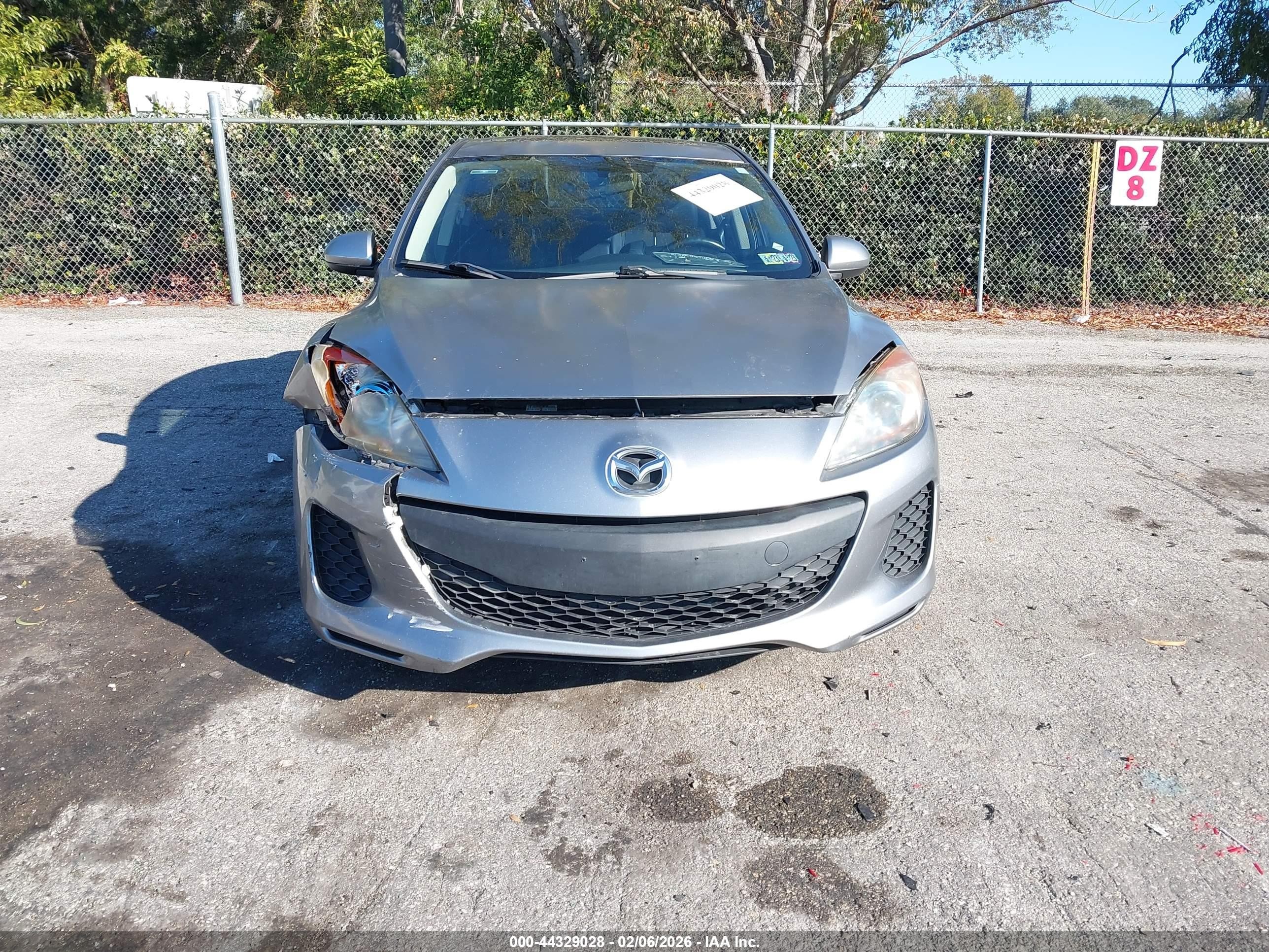 2012 Mazda Mazda3 I Grand Touring Gray vin: JM1BL1W86C1522648