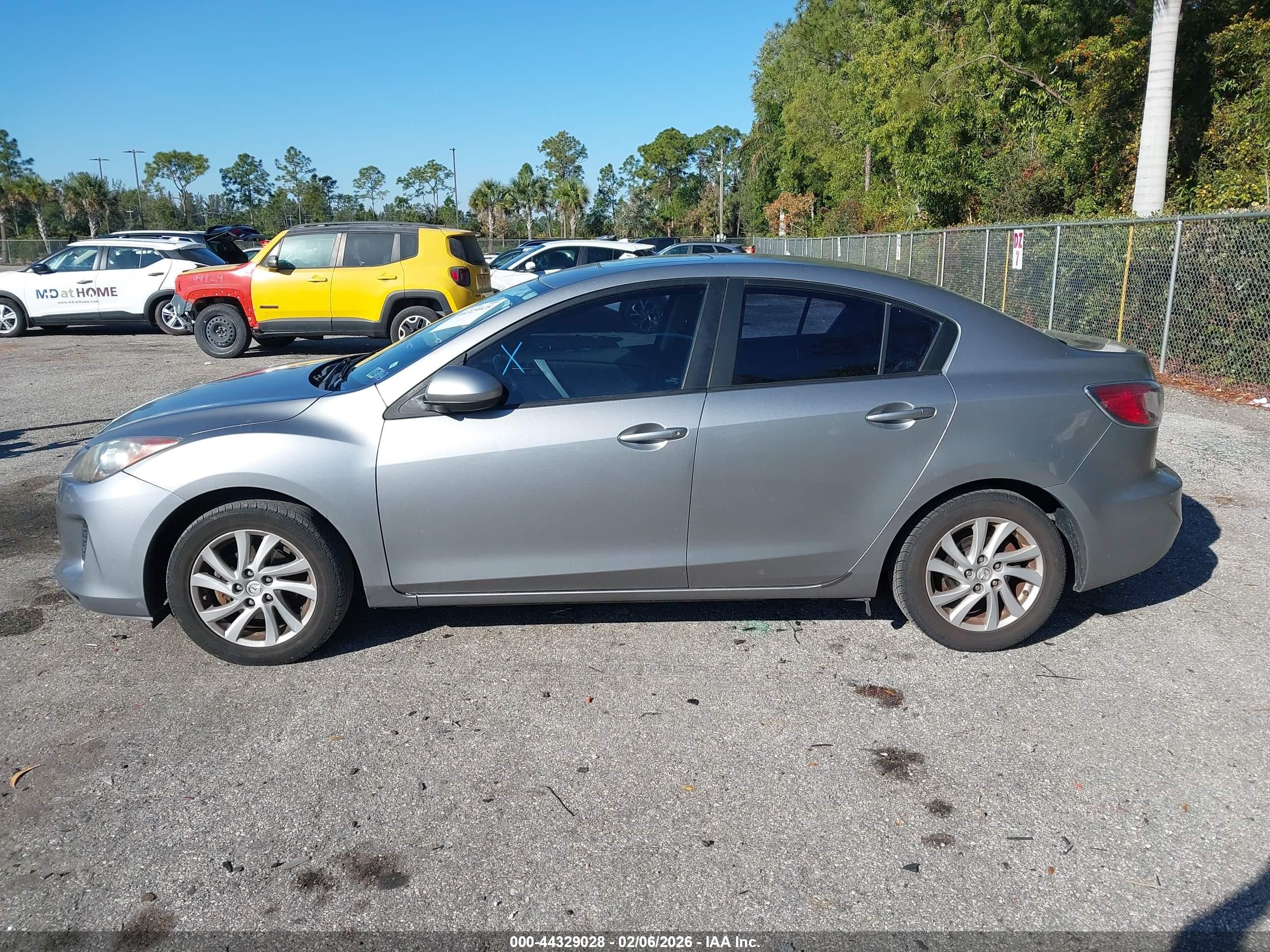 2012 Mazda Mazda3 I Grand Touring Gray vin: JM1BL1W86C1522648