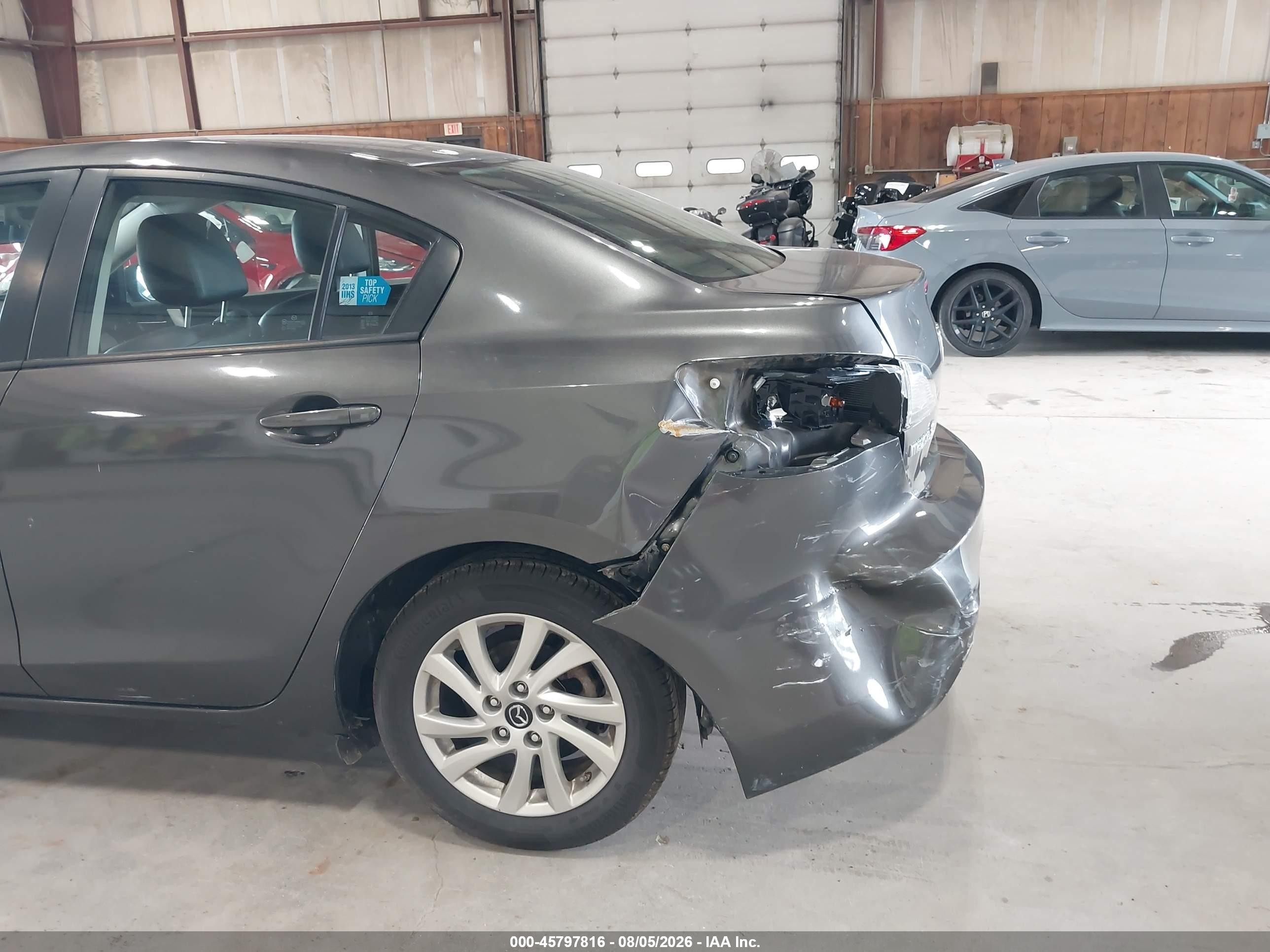 2013 Mazda Mazda3 I Grand Touring Gray vin: JM1BL1WP0D1823747