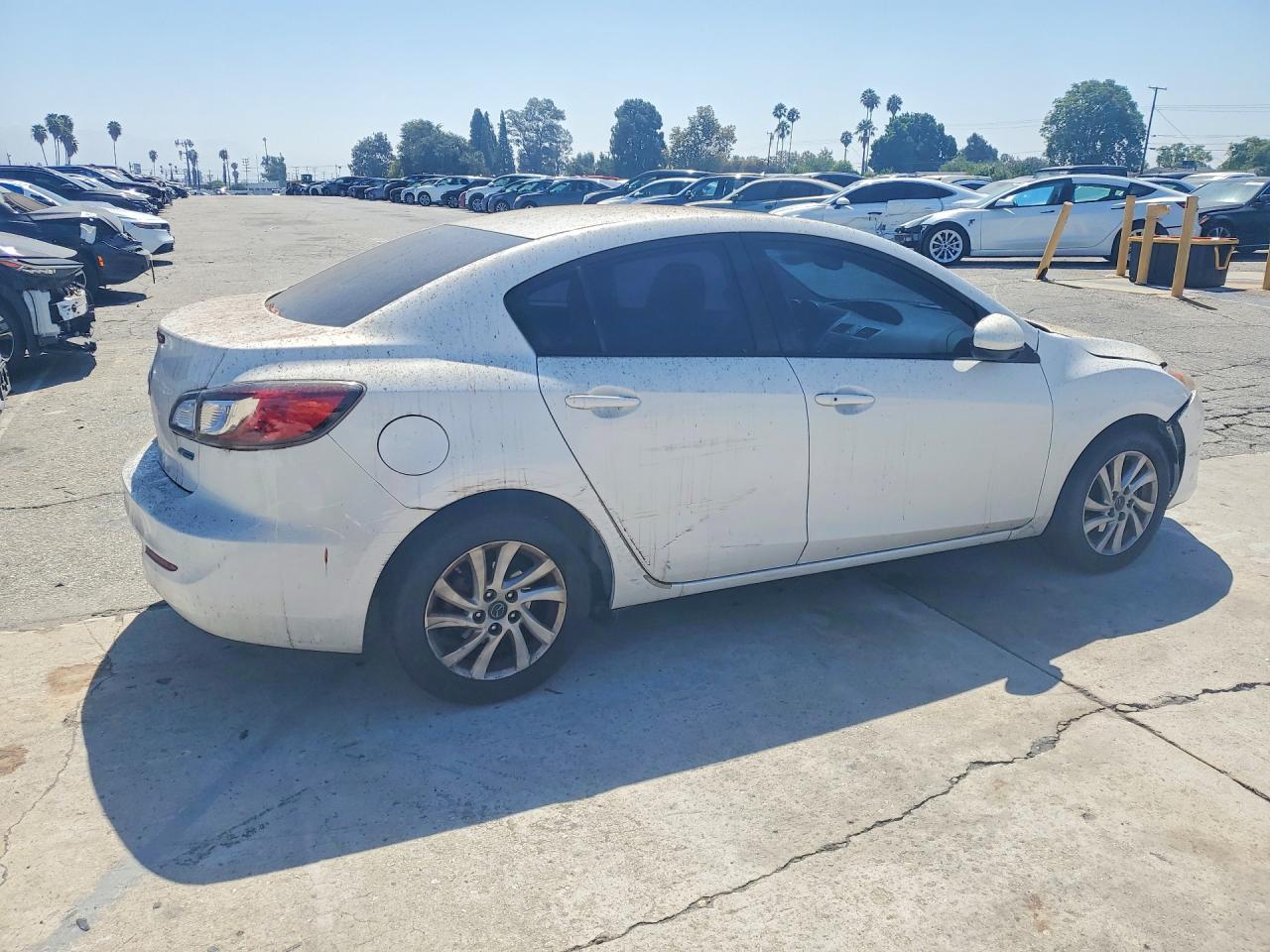 2013 Mazda 3 I Белый vin: JM1BL1WP3D1776388