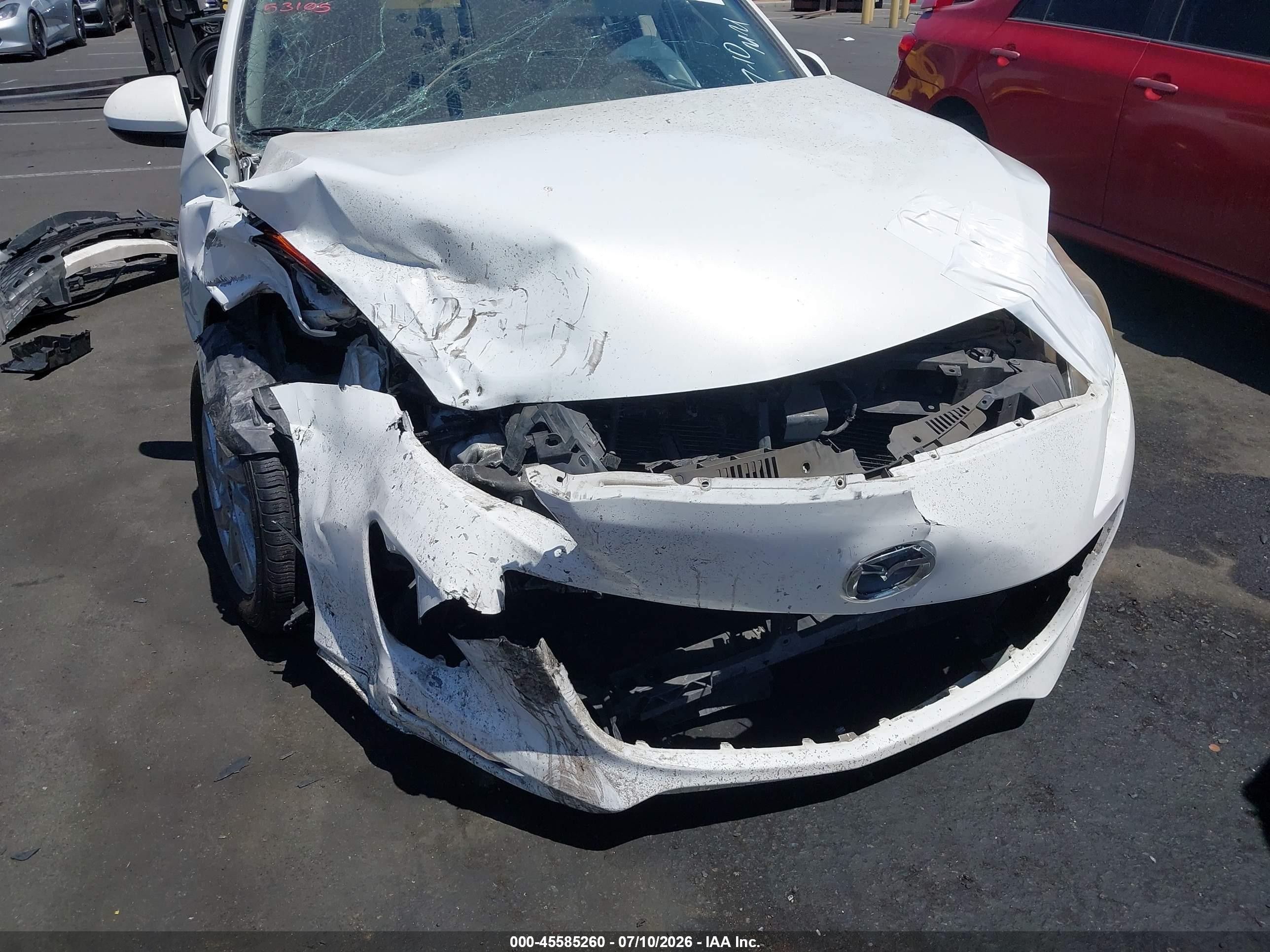2013 Mazda Mazda3 I Grand Touring White vin: JM1BL1WP5D1783262