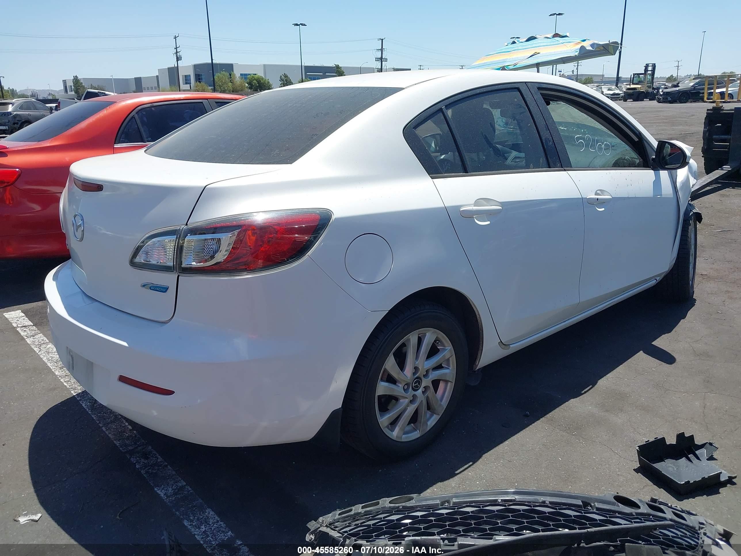 2013 Mazda Mazda3 I Grand Touring White vin: JM1BL1WP5D1783262