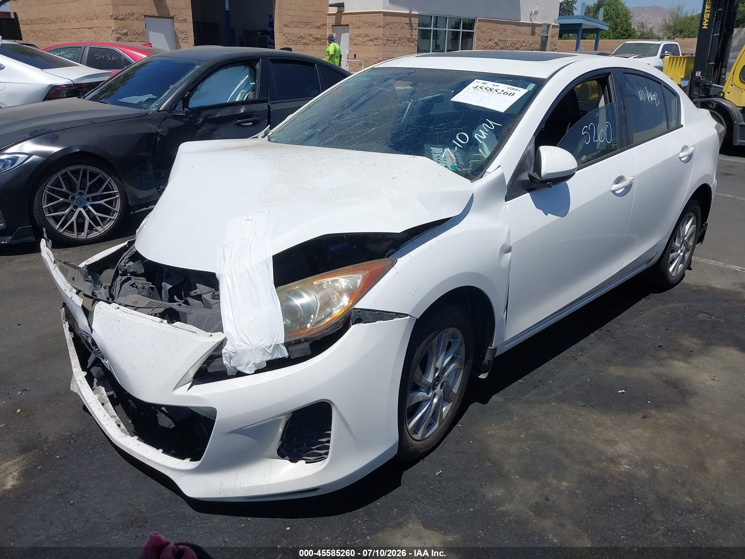 2013 Mazda Mazda3 I Grand Touring White vin: JM1BL1WP5D1783262