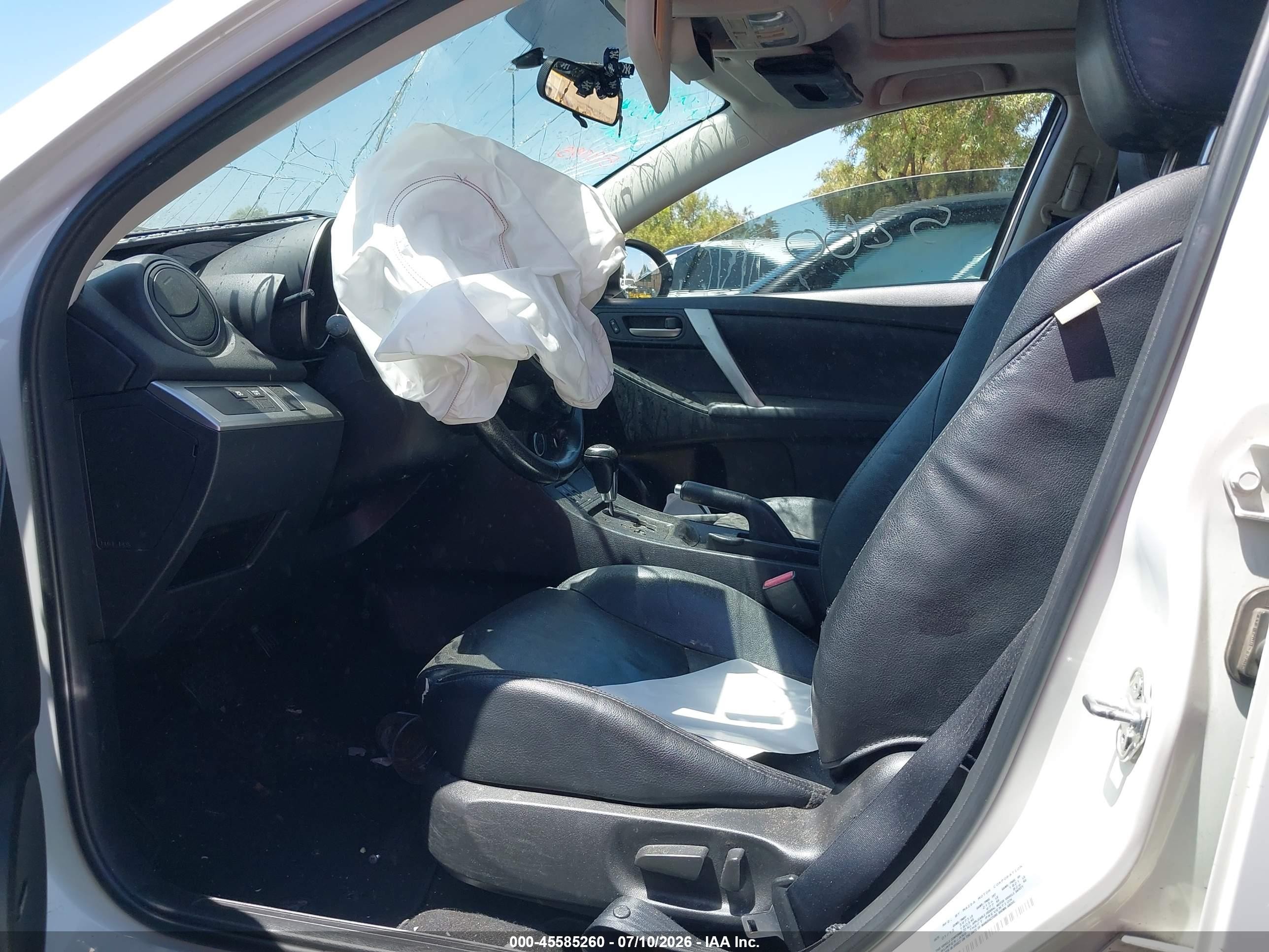 2013 Mazda Mazda3 I Grand Touring White vin: JM1BL1WP5D1783262