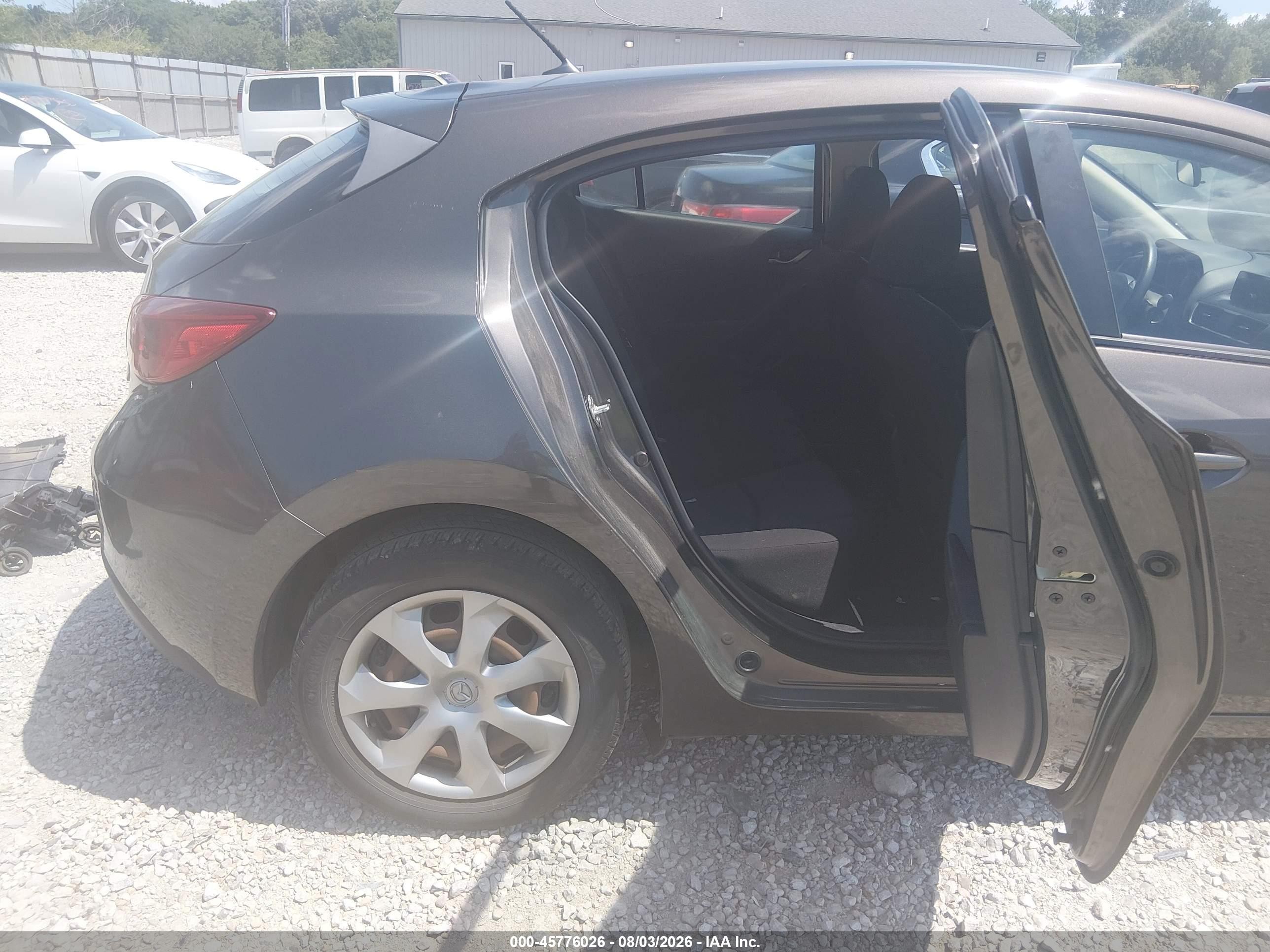 2014 Mazda Mazda3 I Sport Черный vin: JM1BM1K71E1136975