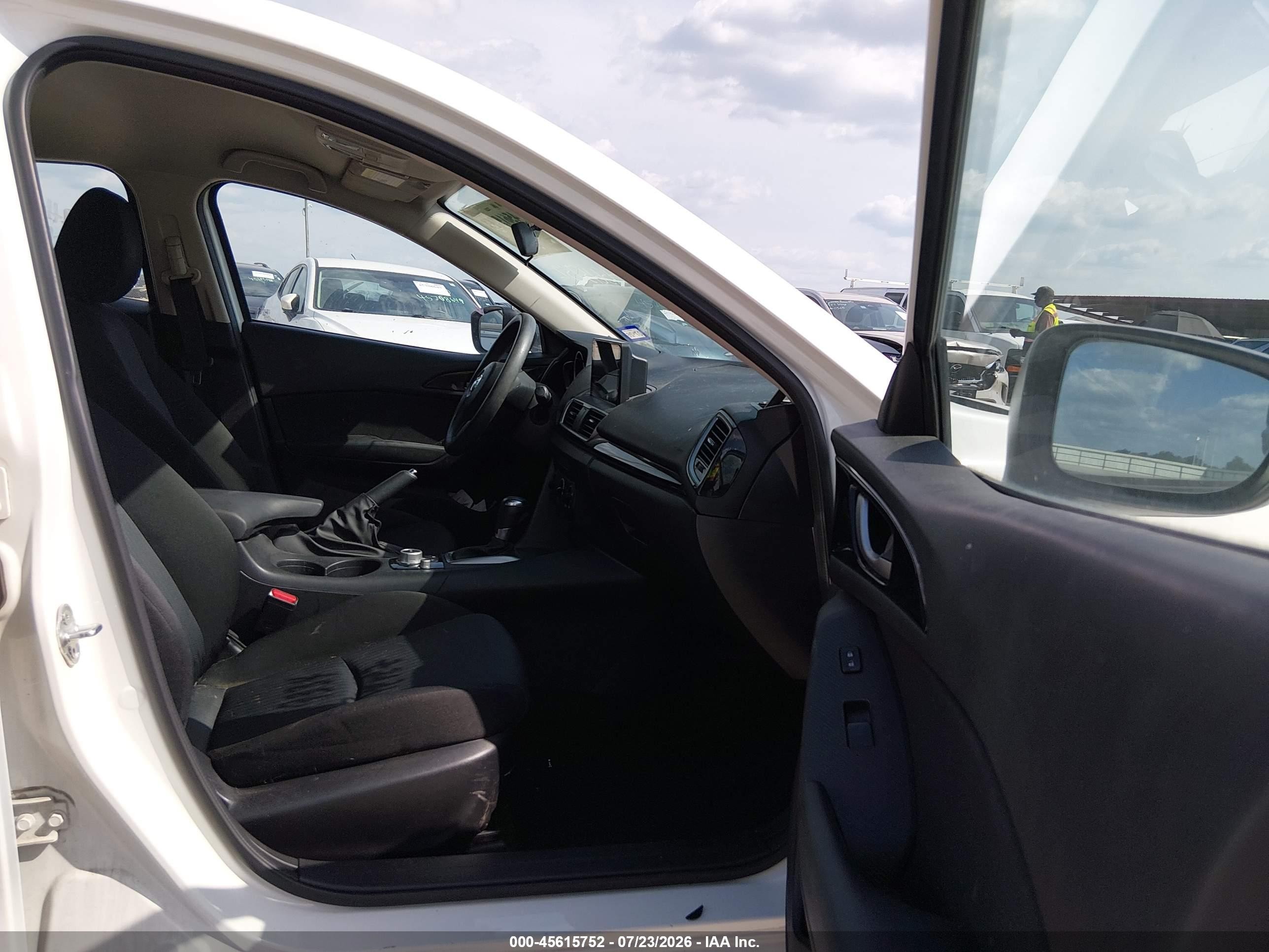2014 Mazda Mazda3 I Sport White vin: JM1BM1K71E1203168