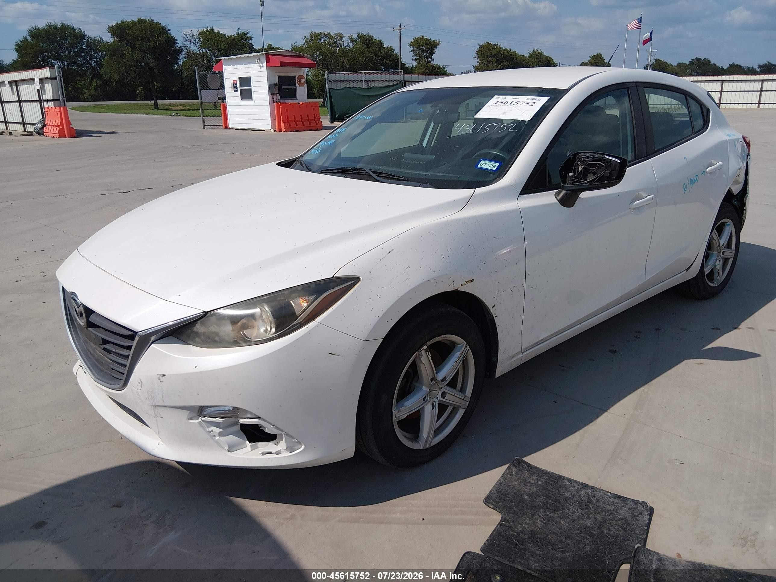 2014 Mazda Mazda3 I Sport White vin: JM1BM1K71E1203168