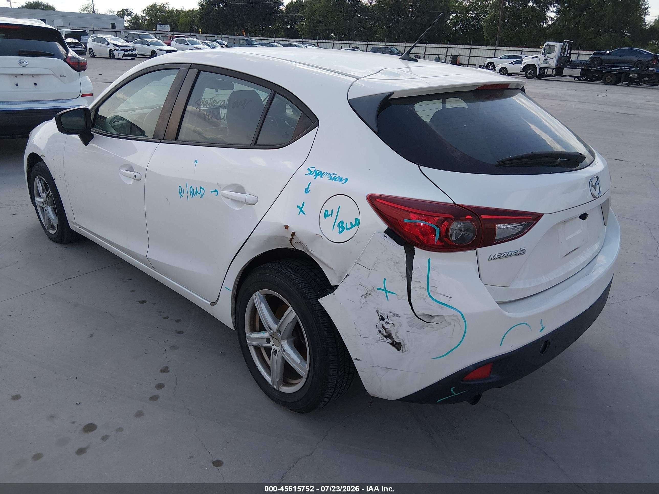 2014 Mazda Mazda3 I Sport White vin: JM1BM1K71E1203168