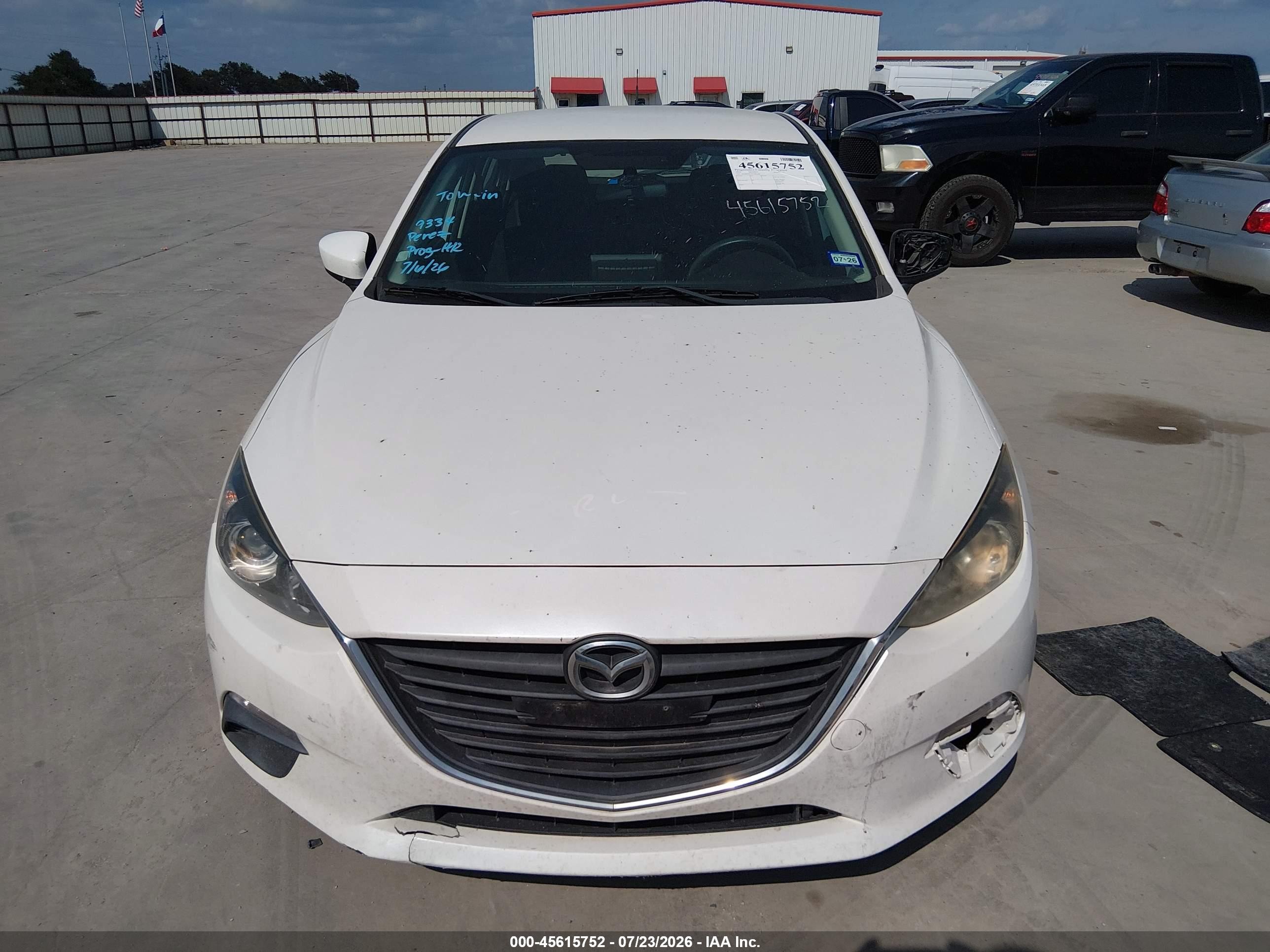 2014 Mazda Mazda3 I Sport White vin: JM1BM1K71E1203168