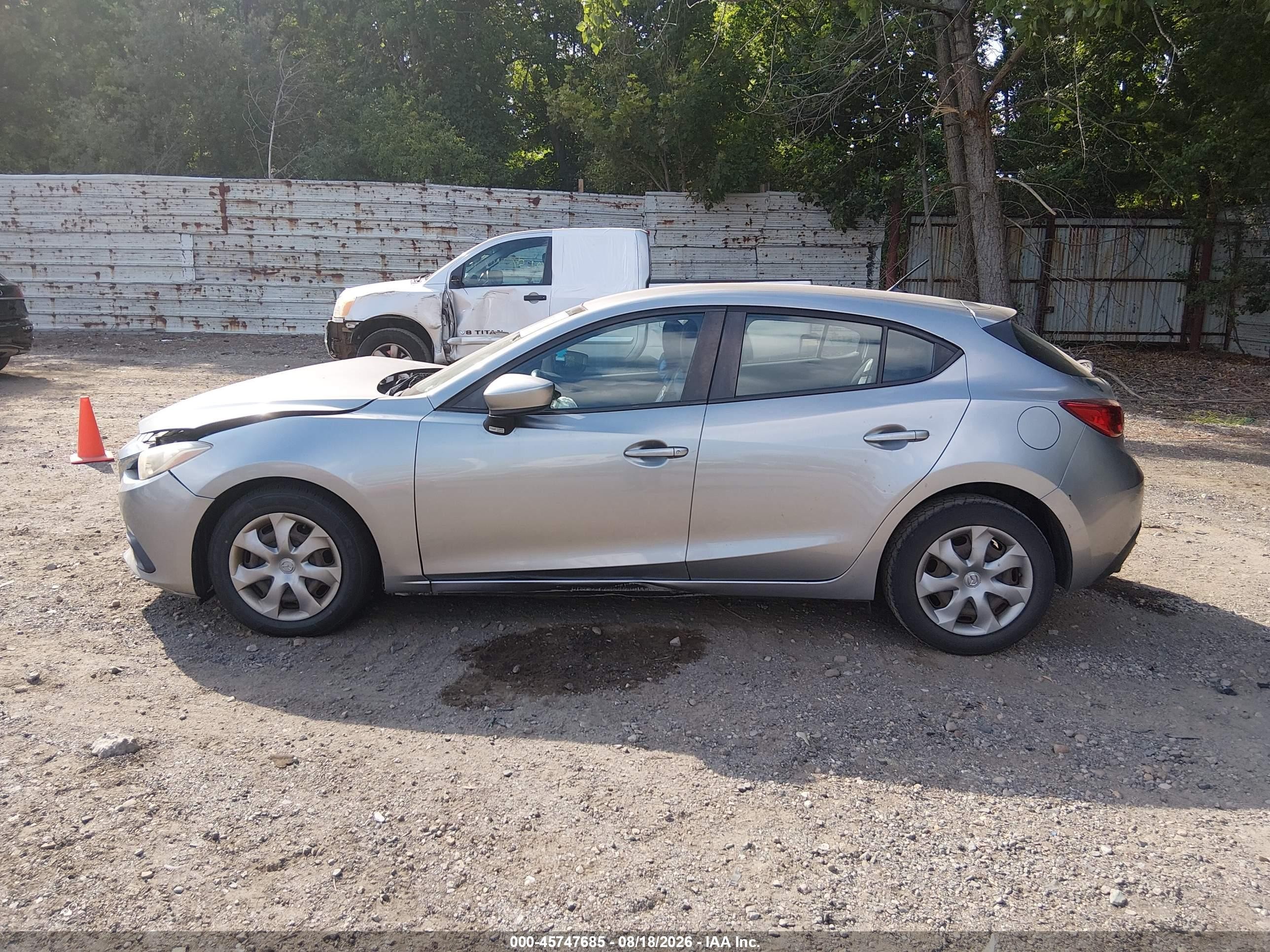 2015 Mazda Mazda3 I Sport Серебряный vin: JM1BM1K72F1271285