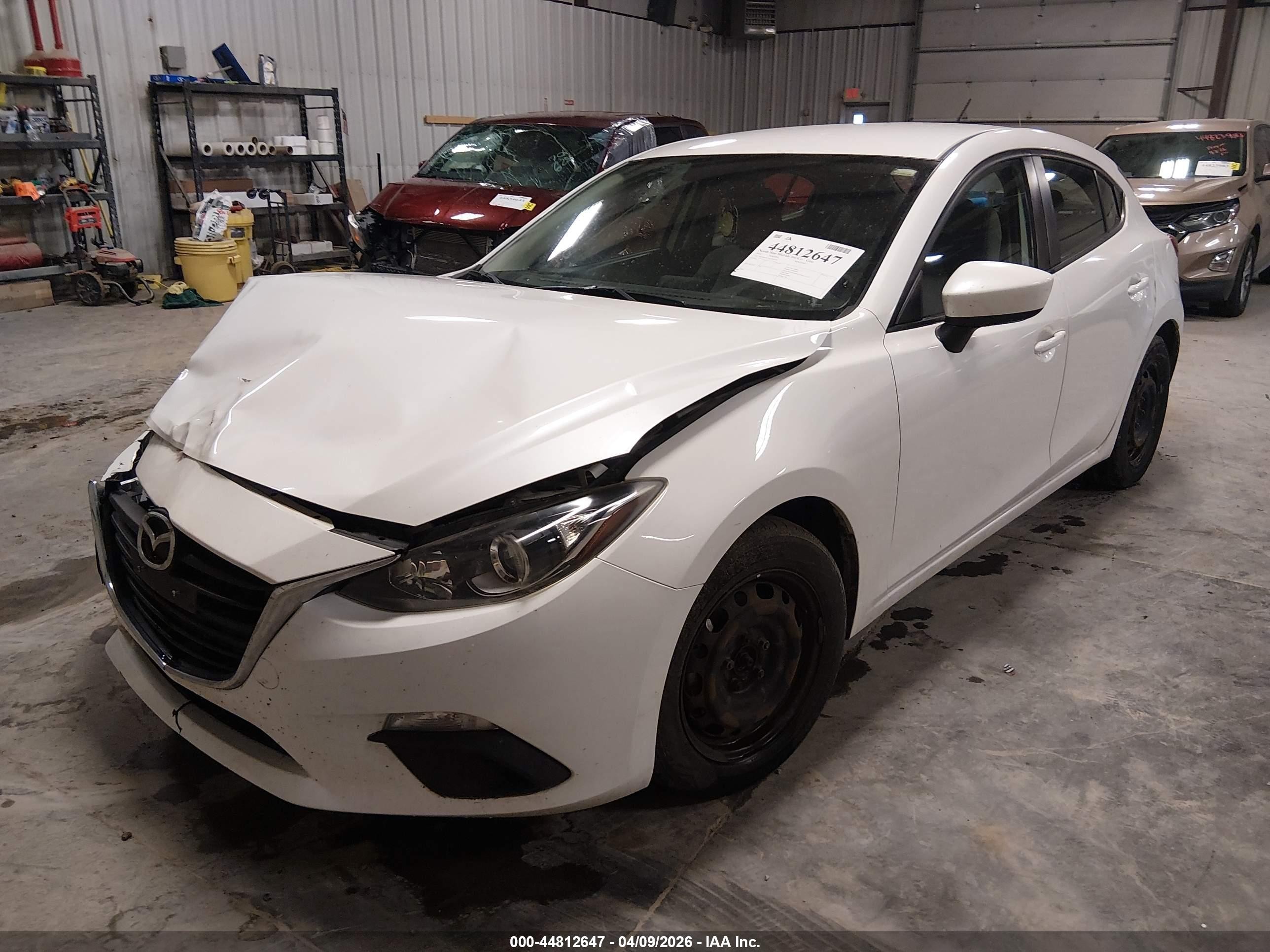 2014 Mazda Mazda3 I Sport White vin: JM1BM1K75E1202699