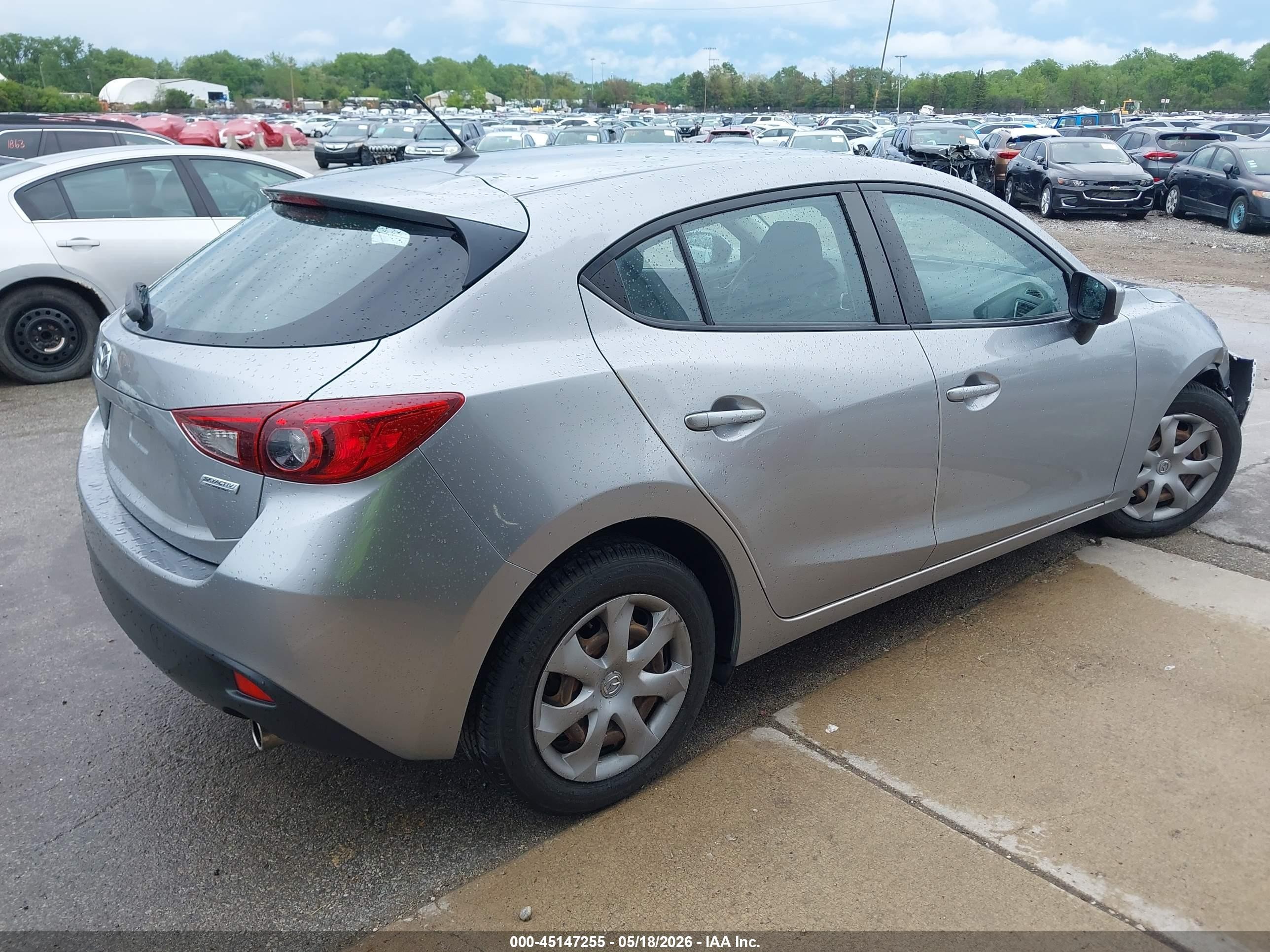 2015 Mazda Mazda3 I Sport Silver vin: JM1BM1K77F1225063