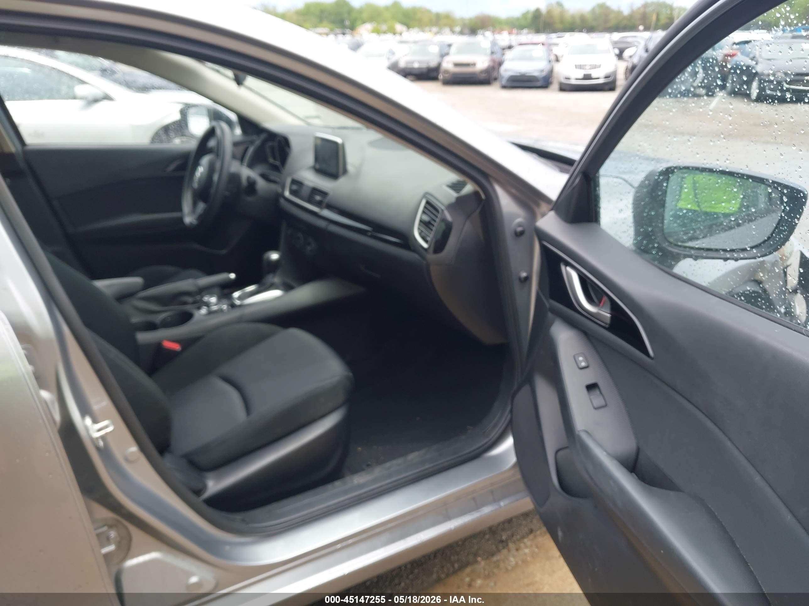 2015 Mazda Mazda3 I Sport Silver vin: JM1BM1K77F1225063