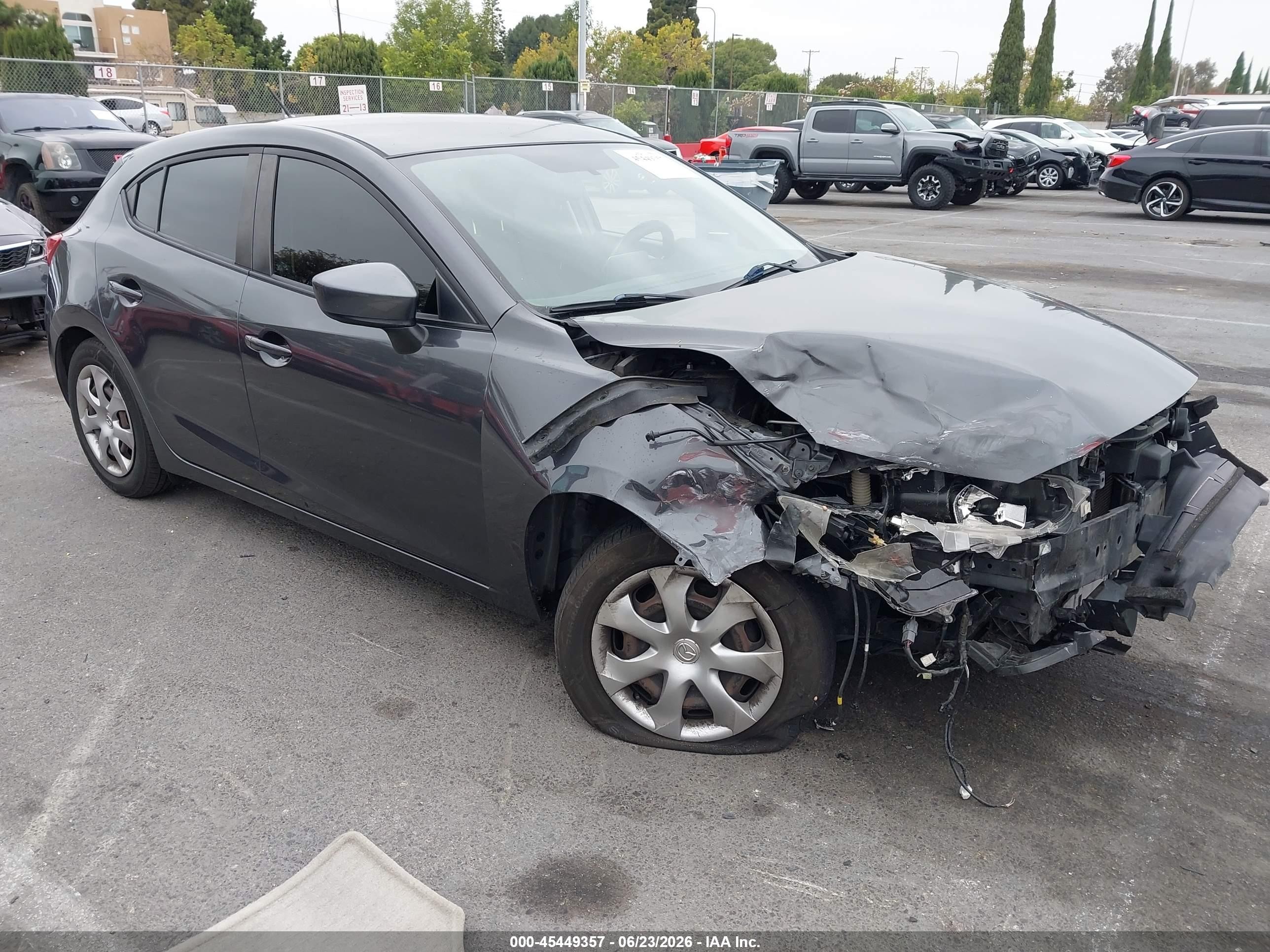 2015 Mazda Mazda3 I Sport Gray vin: JM1BM1K77F1257947