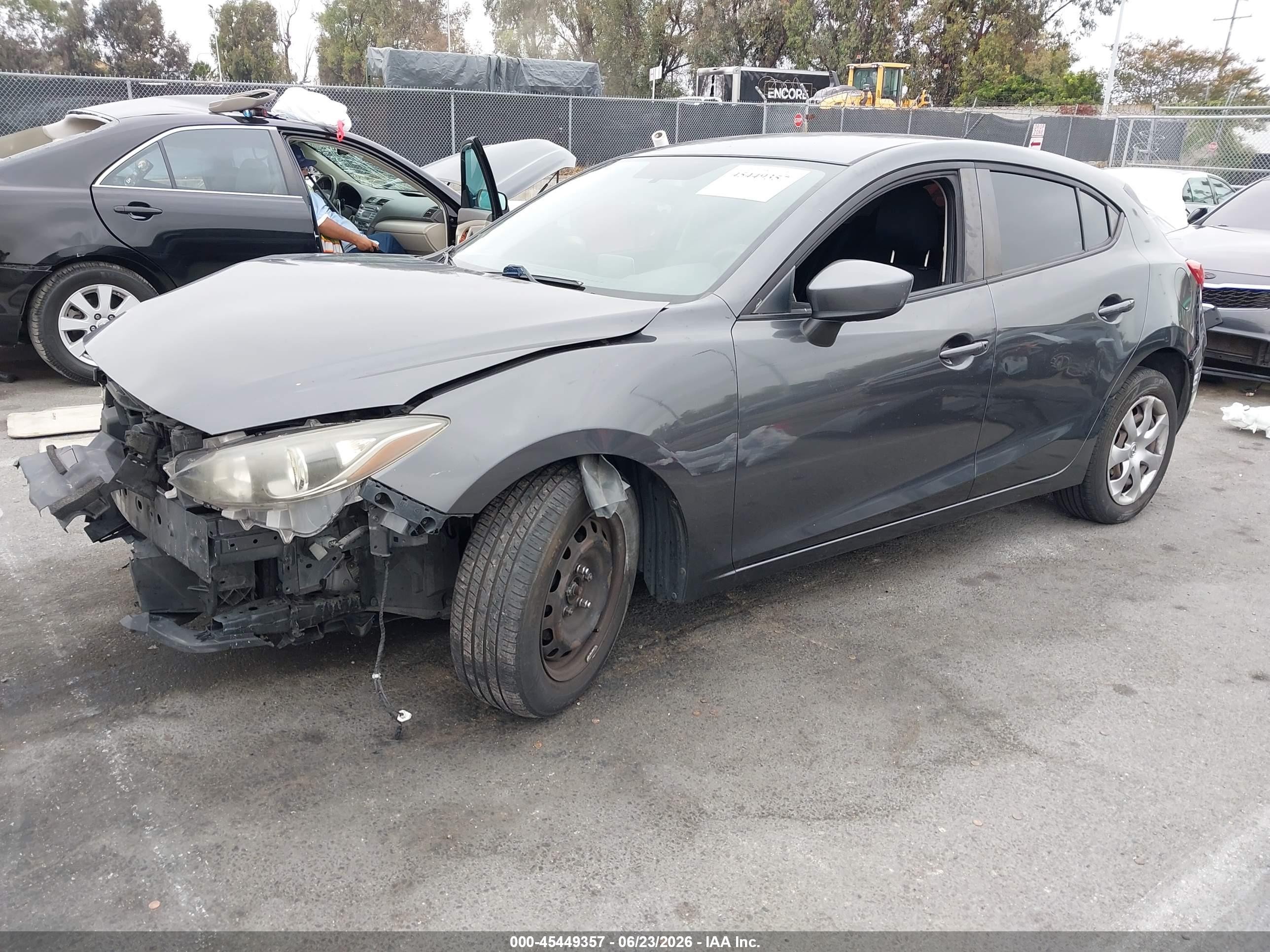 2015 Mazda Mazda3 I Sport Gray vin: JM1BM1K77F1257947