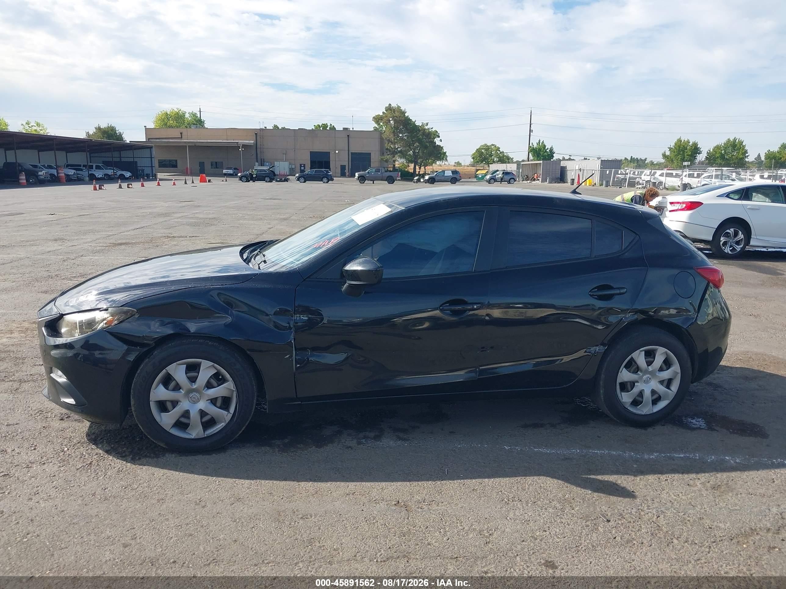 2015 Mazda Mazda3 I Sport Черный vin: JM1BM1K77F1258631
