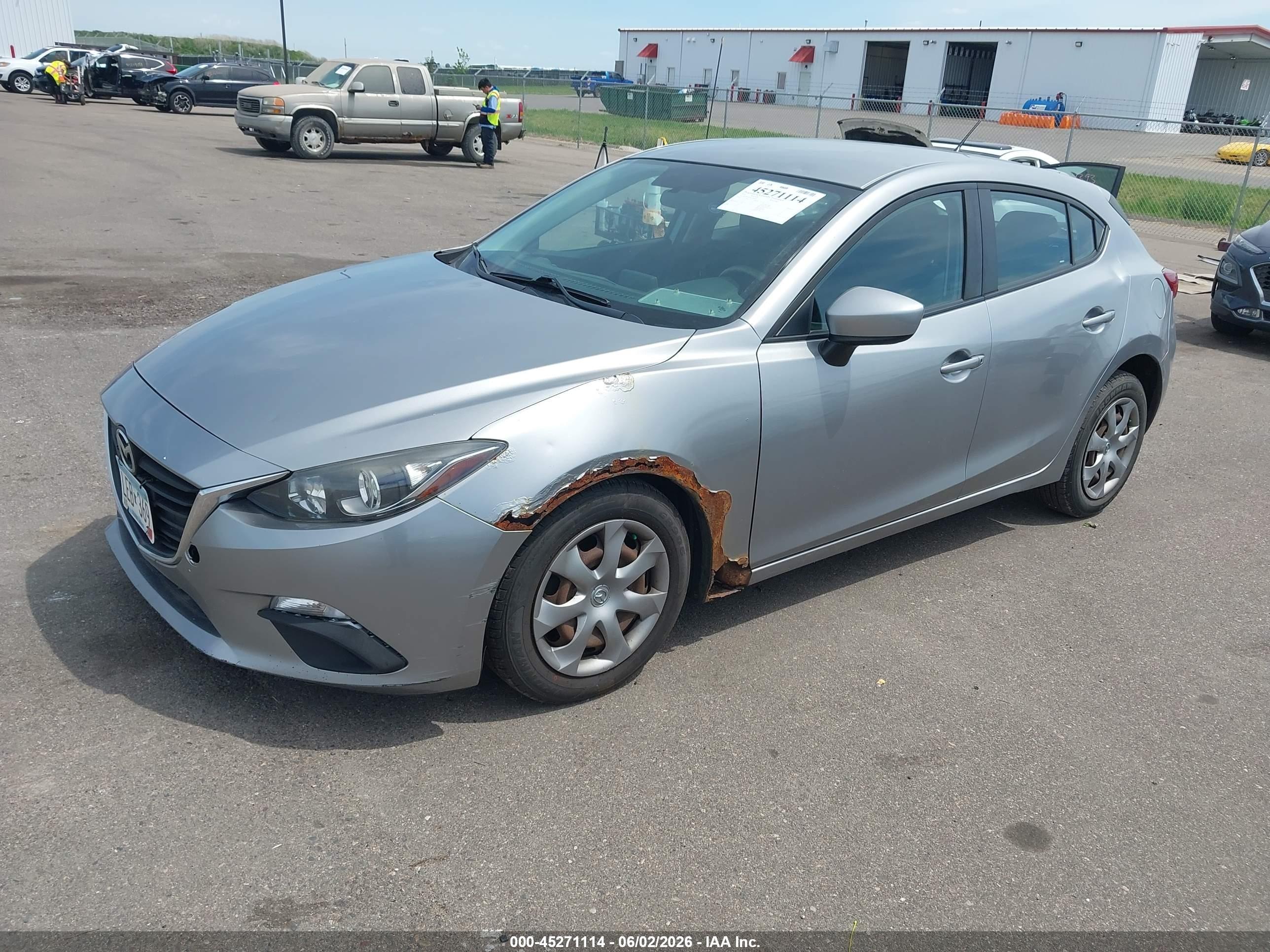 2014 Mazda Mazda3 I Sport Silver vin: JM1BM1K79E1200650