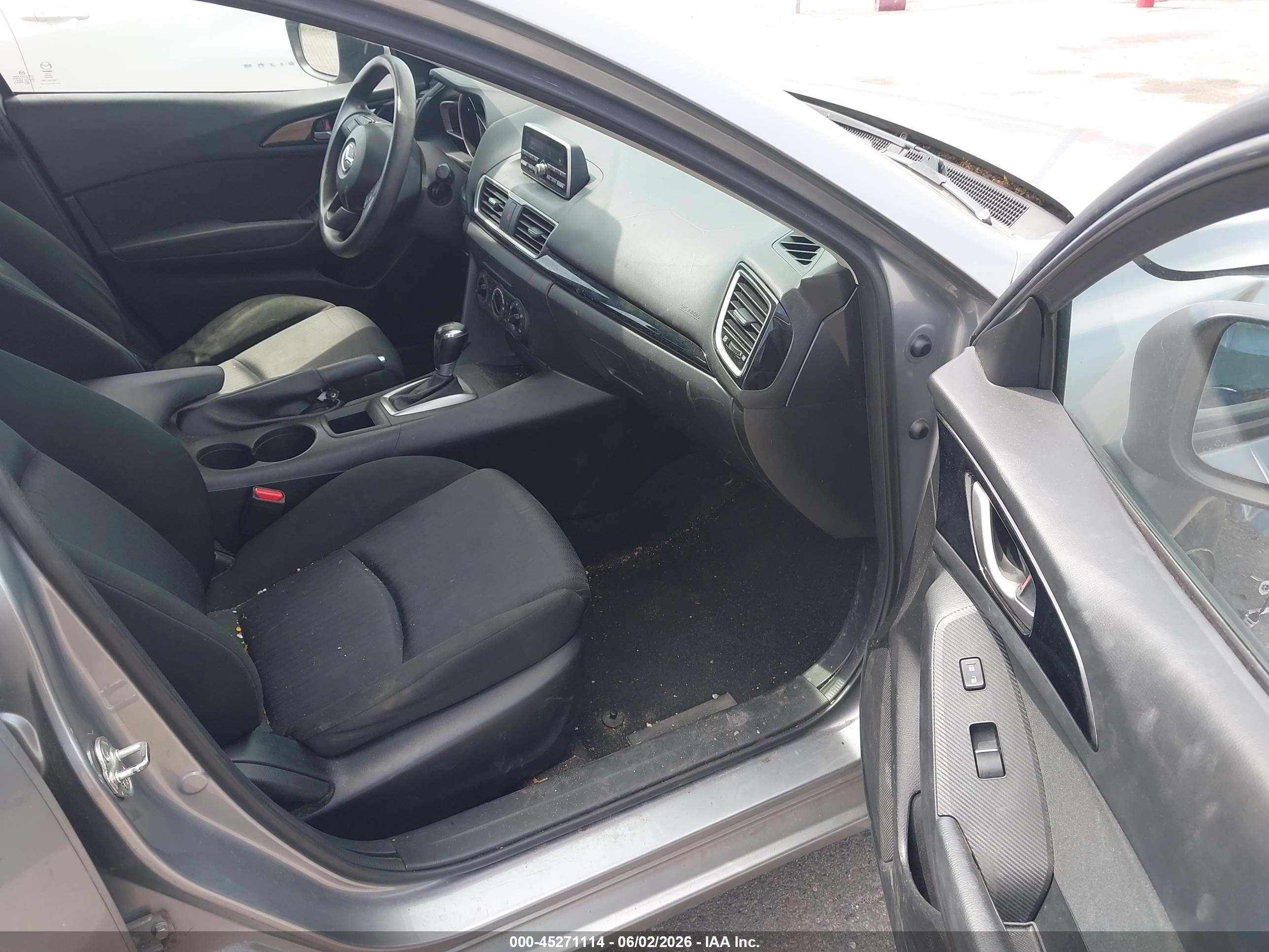 2014 Mazda Mazda3 I Sport Silver vin: JM1BM1K79E1200650