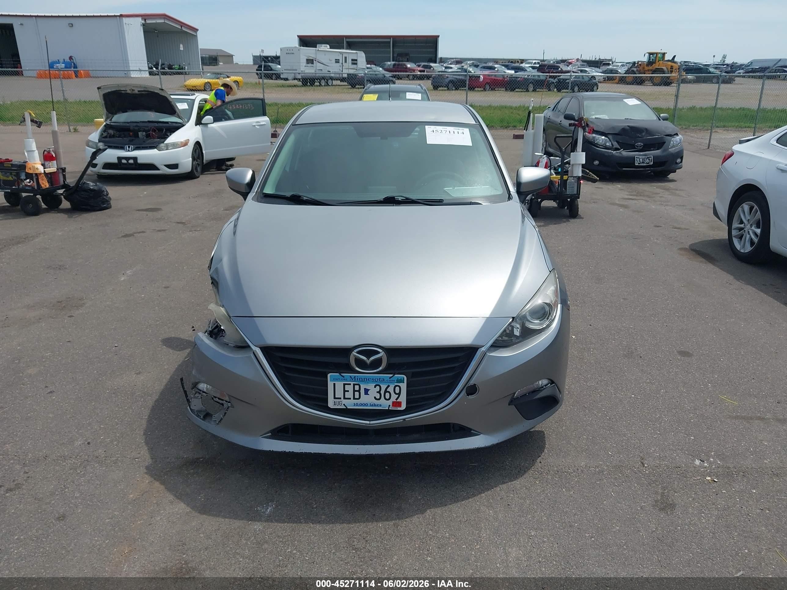 2014 Mazda Mazda3 I Sport Silver vin: JM1BM1K79E1200650