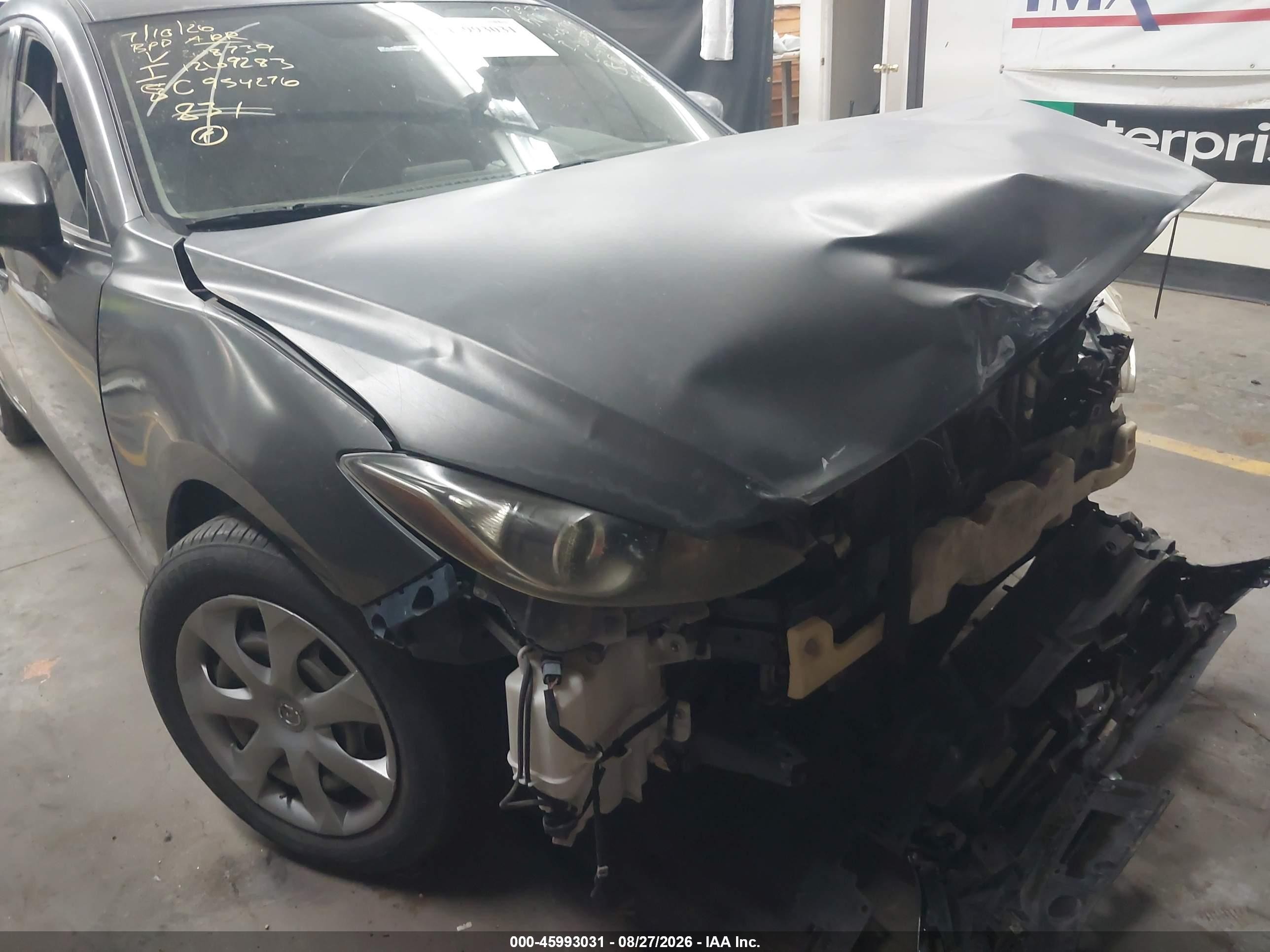 2014 Mazda Mazda3 I Sport Gray vin: JM1BM1K7XE1208739