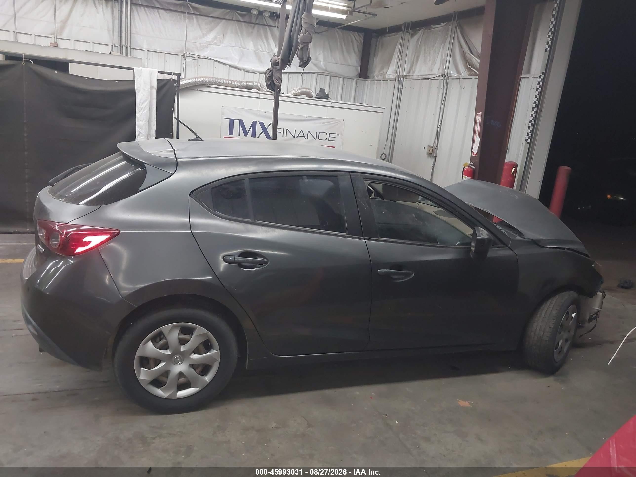 2014 Mazda Mazda3 I Sport Gray vin: JM1BM1K7XE1208739