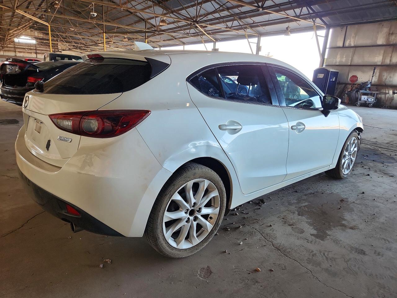 2014 Mazda 3 Touring Белый vin: JM1BM1L31E1136289