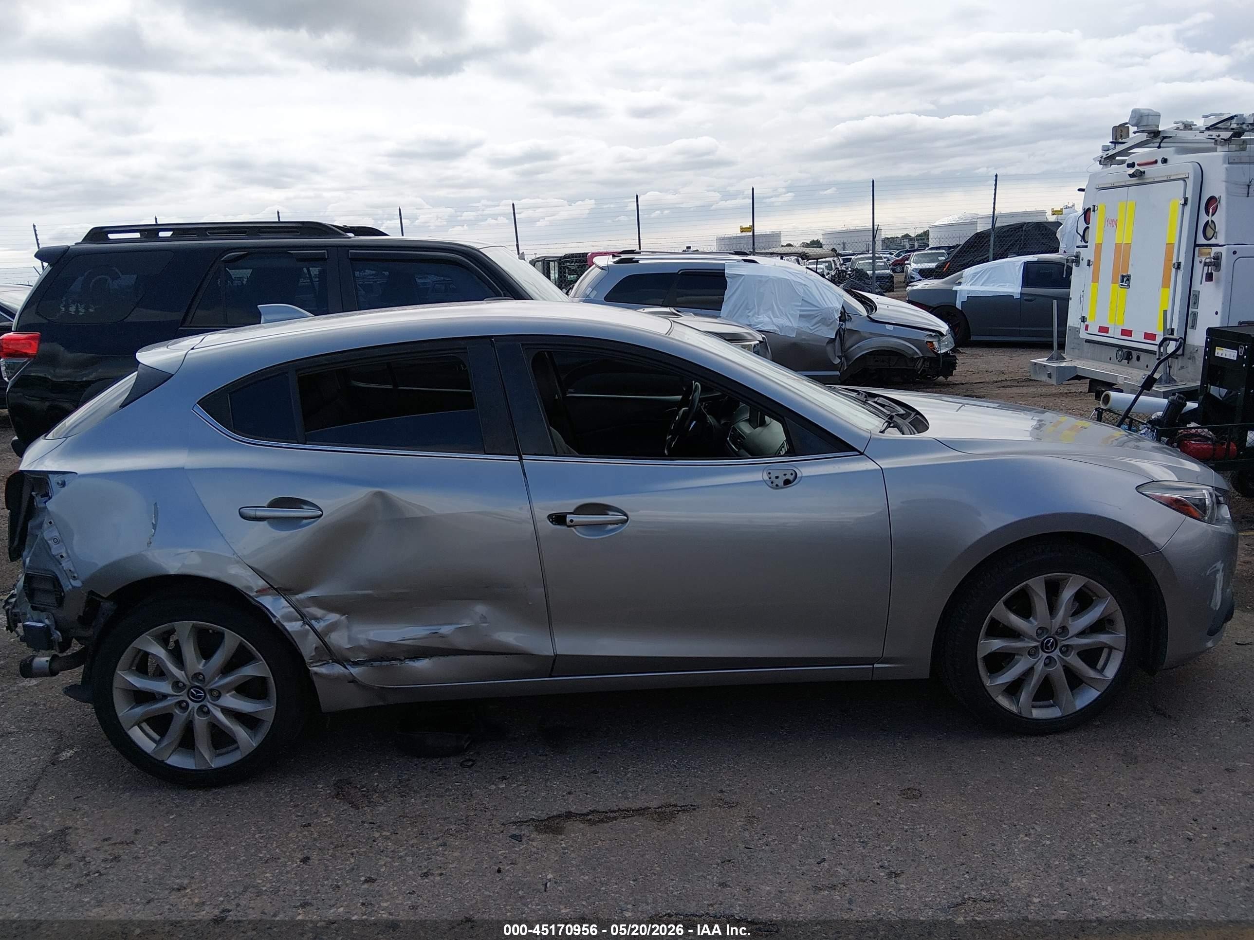 2014 Mazda Mazda3 S Touring Серый vin: JM1BM1L31E1203425