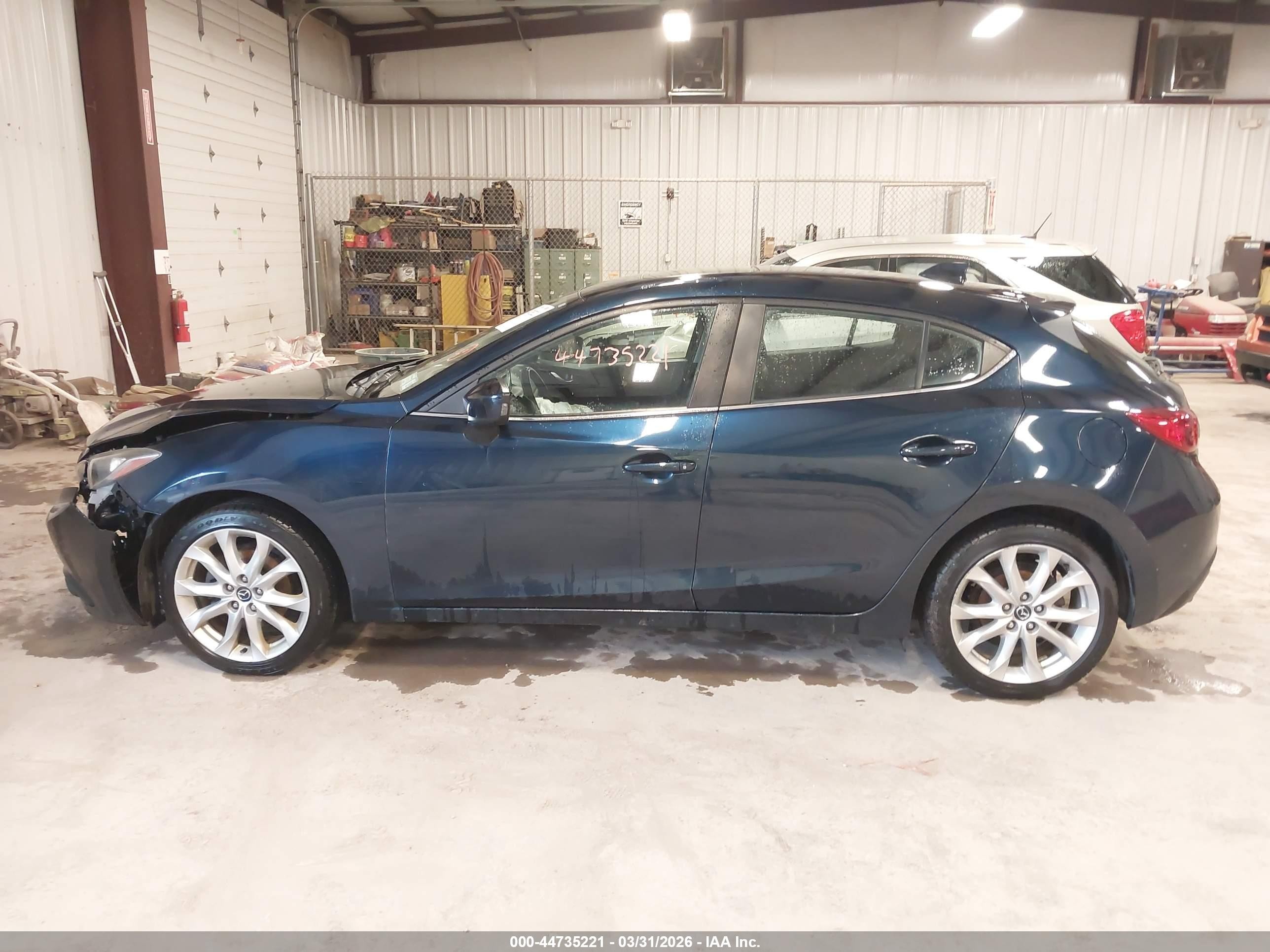 2015 Mazda Mazda3 S Touring Blue vin: JM1BM1L32F1237455
