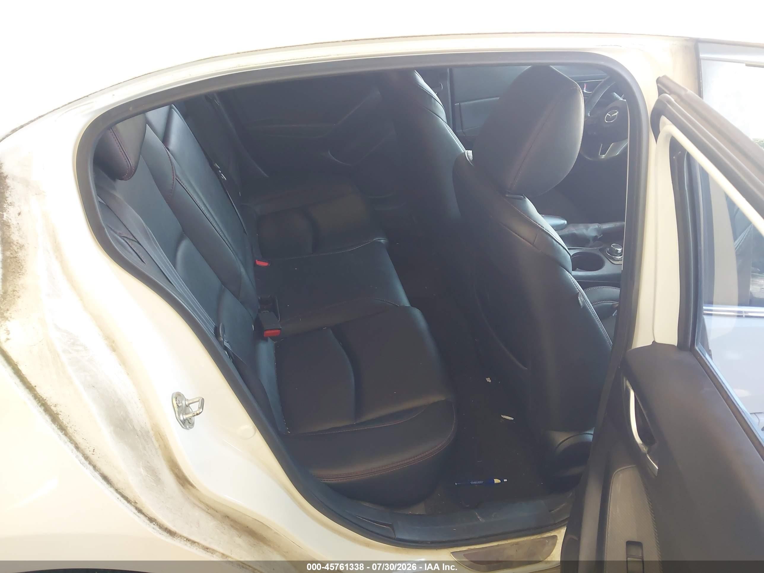 2015 Mazda Mazda3 S Touring Белый vin: JM1BM1L32F1275655
