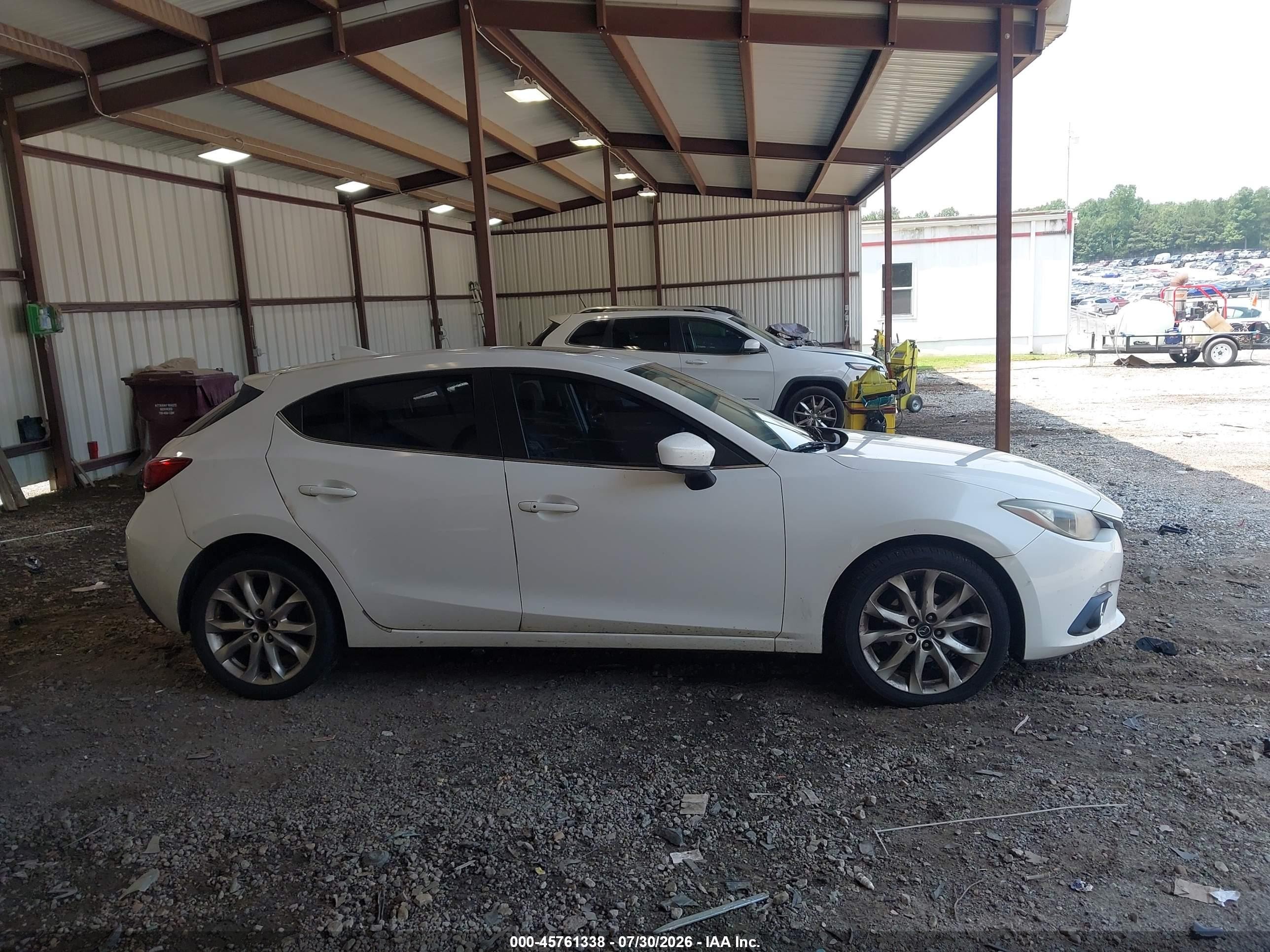2015 Mazda Mazda3 S Touring Белый vin: JM1BM1L32F1275655