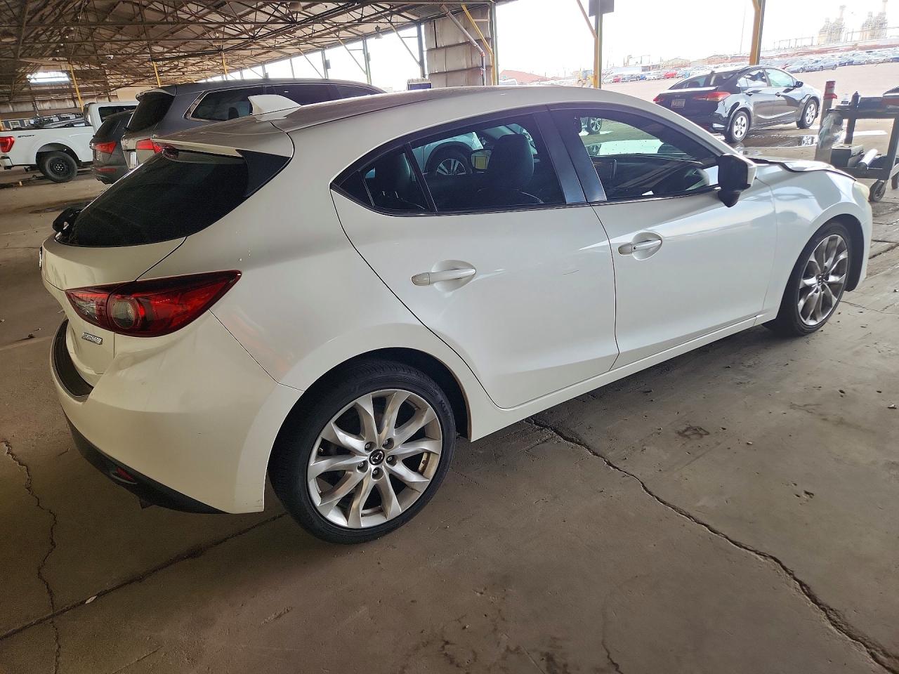 2015 Mazda 3 Touring Белый vin: JM1BM1L34F1262891