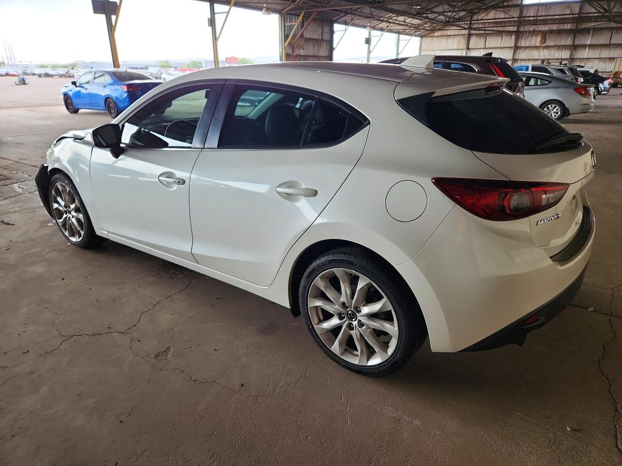 2015 Mazda 3 Touring Белый vin: JM1BM1L34F1262891