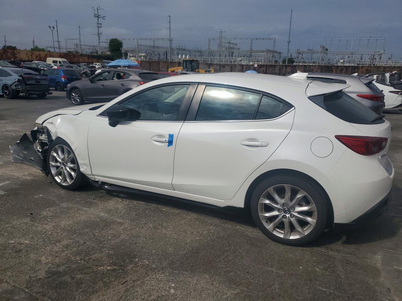2015 Mazda 3 Touring Белый vin: JM1BM1L35F1267324